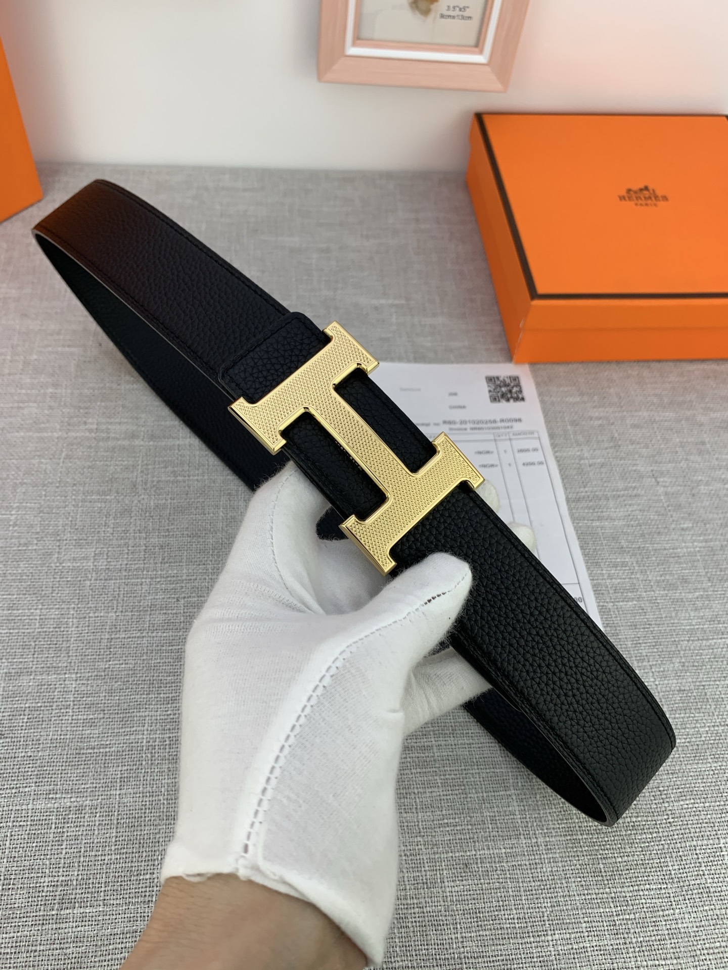  Hermes 爱马仕，专柜同款，3.8cm宽，带身采用进口头层Togo牛皮，boxer牛皮衬里，配以精