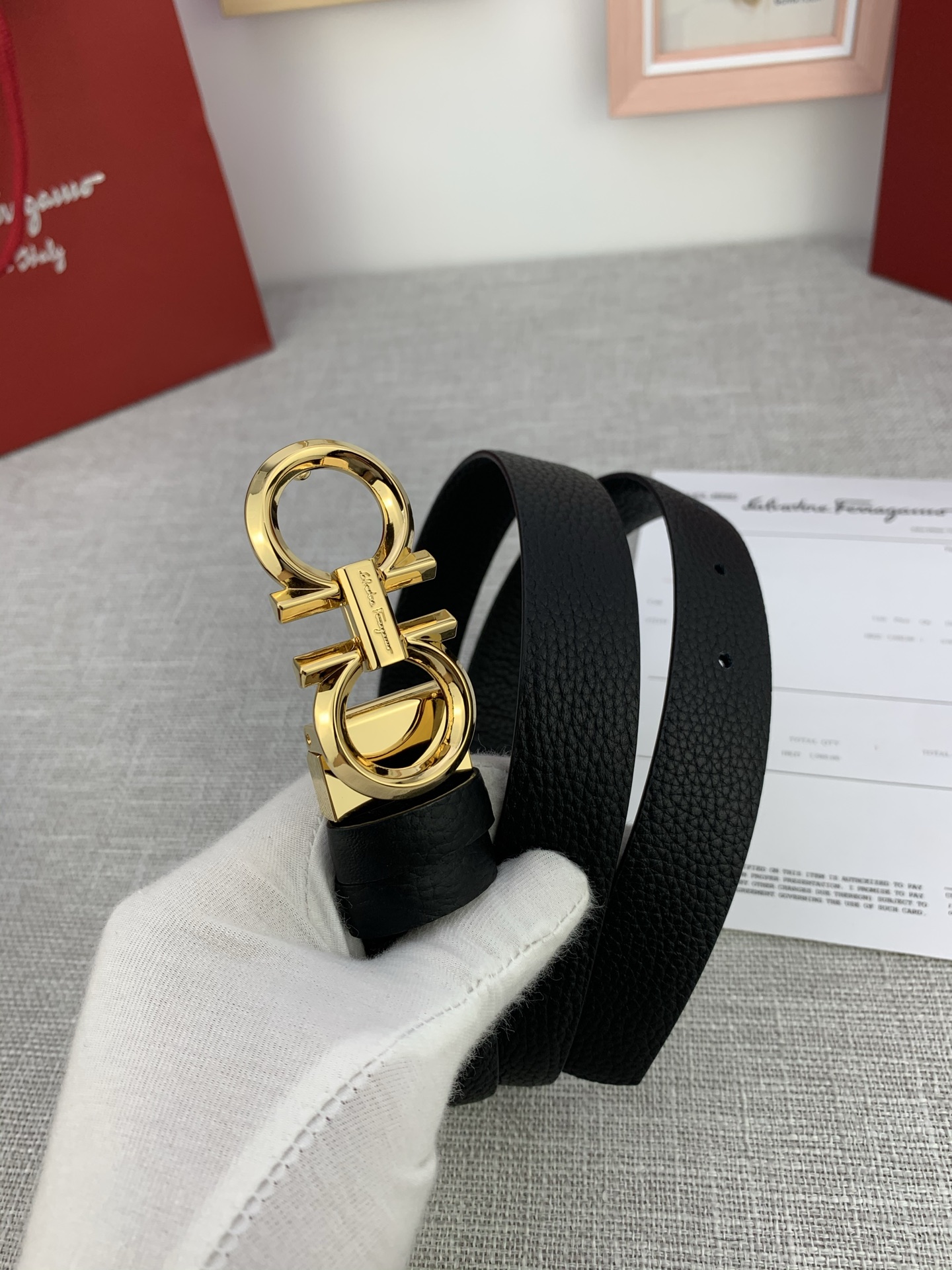 “Salvatore Ferragamo Cattle Leather Belt with Gancini Logo – Perfect Fit and Style” - 图片 8
