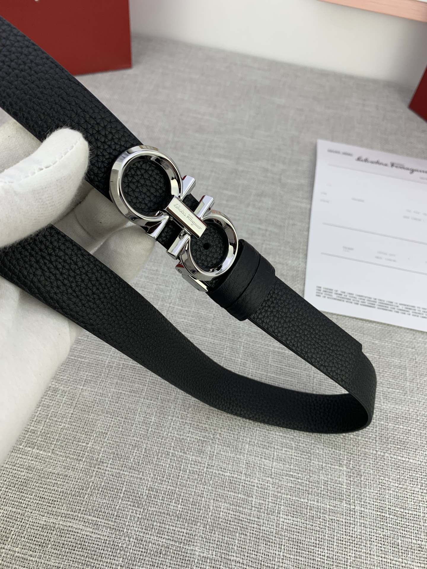 “Salvatore Ferragamo Cattle Leather Belt with Gancini Logo – Perfect Fit and Style” - 图片 3
