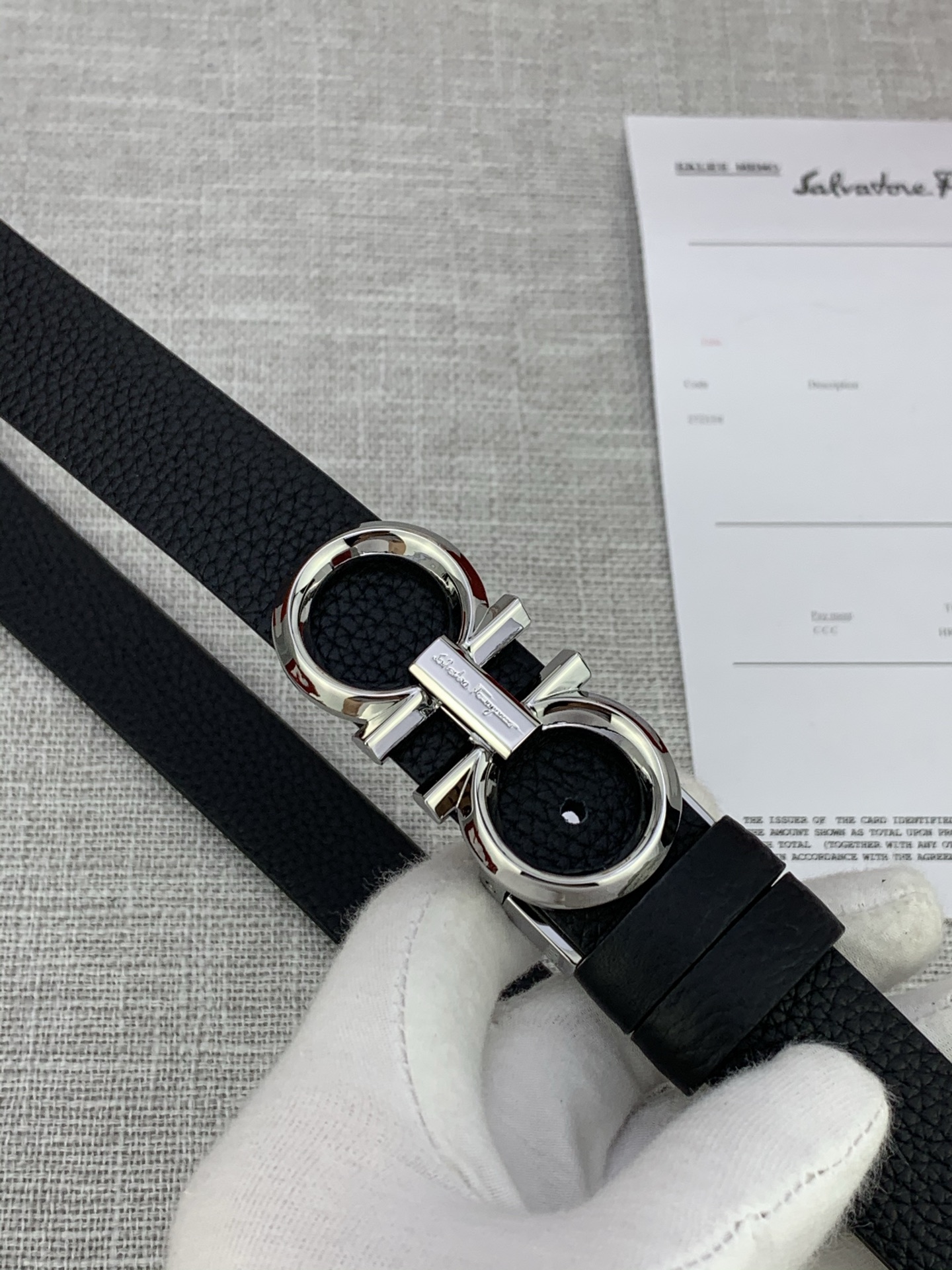 “Salvatore Ferragamo Cattle Leather Belt with Gancini Logo – Perfect Fit and Style” - 图片 2