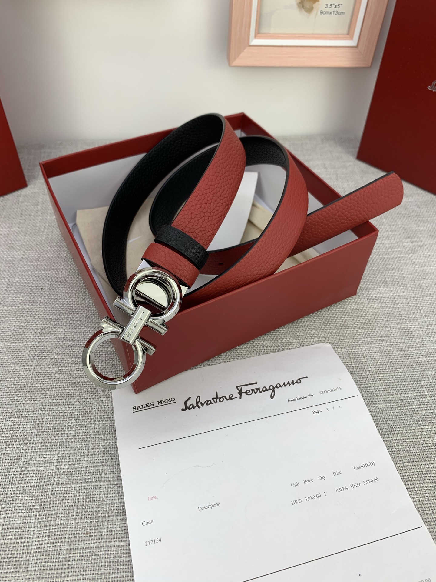 “Salvatore Ferragamo Cattle Leather Belt with Gancini Logo: Perfect Modulation and Tailoring” - 图片 3
