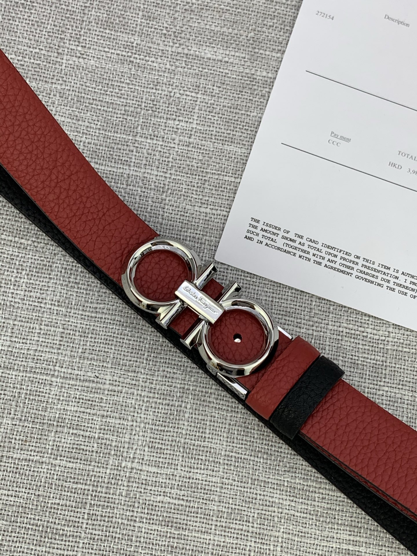 “Salvatore Ferragamo Cattle Leather Belt with Gancini Logo: Perfect Modulation and Tailoring” - 图片 2