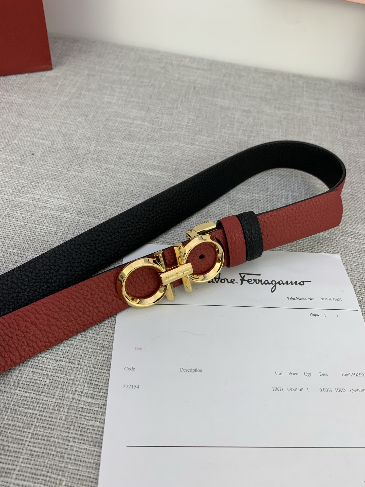 “Salvatore Ferragamo Cattle Leather Belt with Gancini Logo: Perfect Modulation and Tailoring” - 图片 5