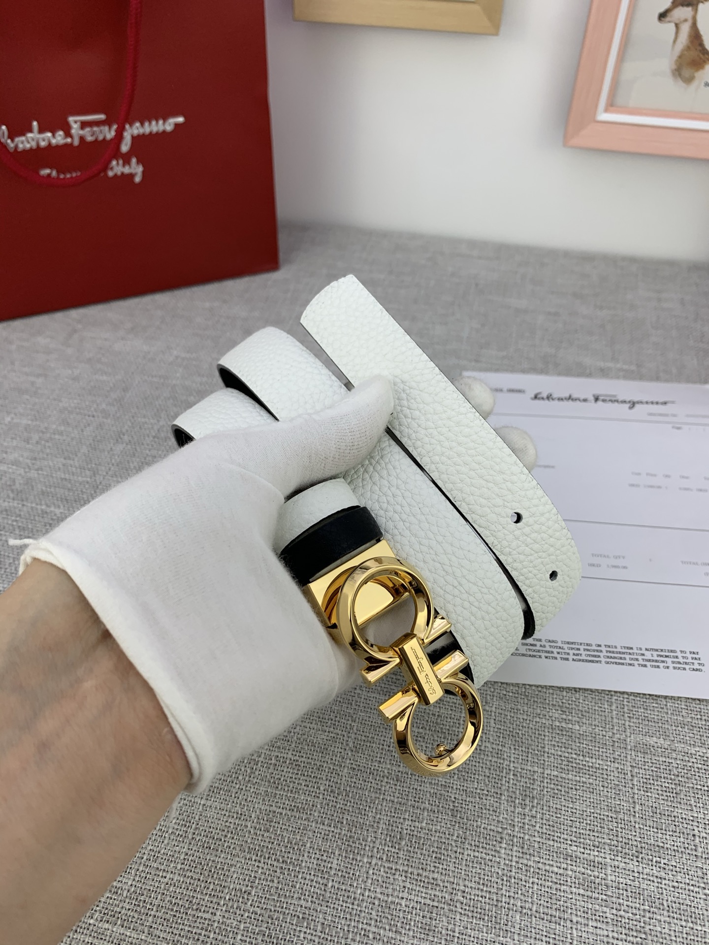 Review: Salvatore Ferragamo Cattle Leather Belt with Gancini Logo, Adjustable Fit - 图片 3