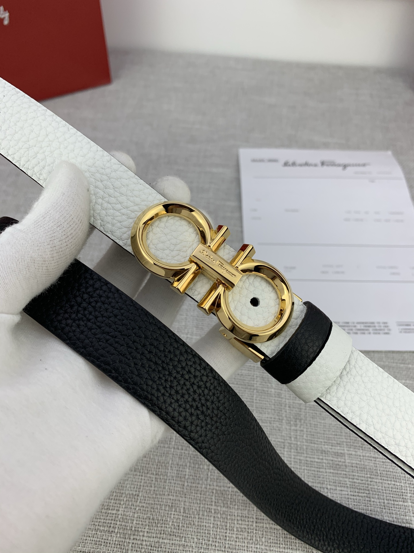 Review: Salvatore Ferragamo Cattle Leather Belt with Gancini Logo, Adjustable Fit - 图片 4