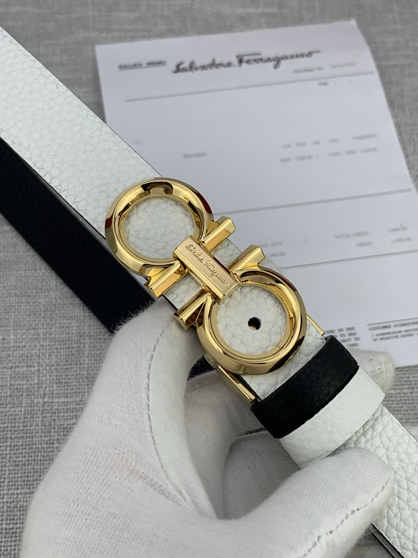 Review: Salvatore Ferragamo Cattle Leather Belt with Gancini Logo, Adjustable Fit - 图片 2