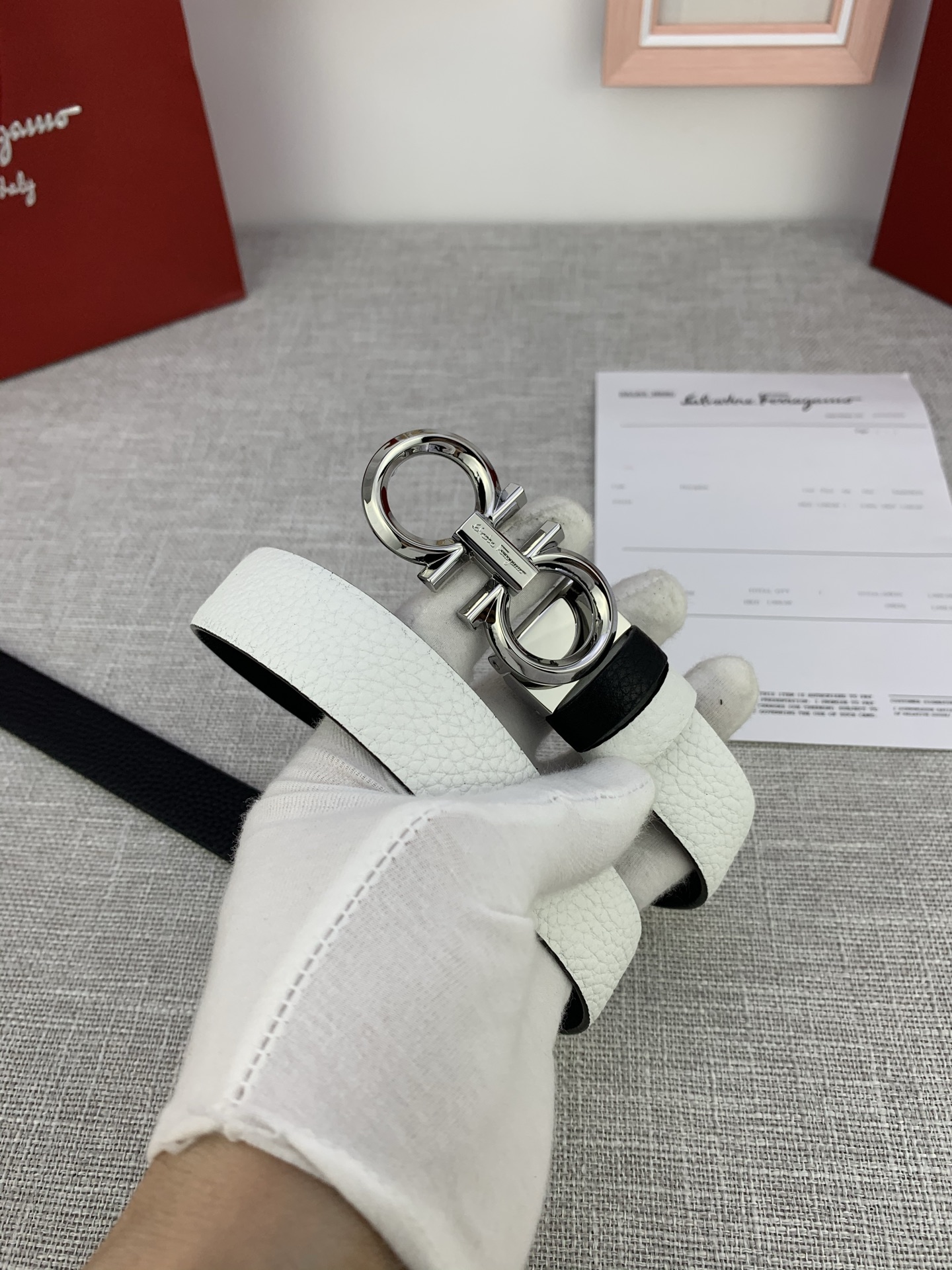 Review: Salvatore Ferragamo Cattle Leather Belt with Gancini Logo, Adjustable Fit - 图片 8