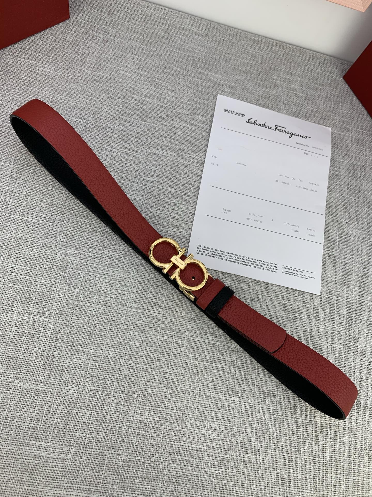  女款Ferragamo菲拉格慕，尺寸2.5cm。标志性Gancini标志，牛皮材质皮带。造型百搭，四季