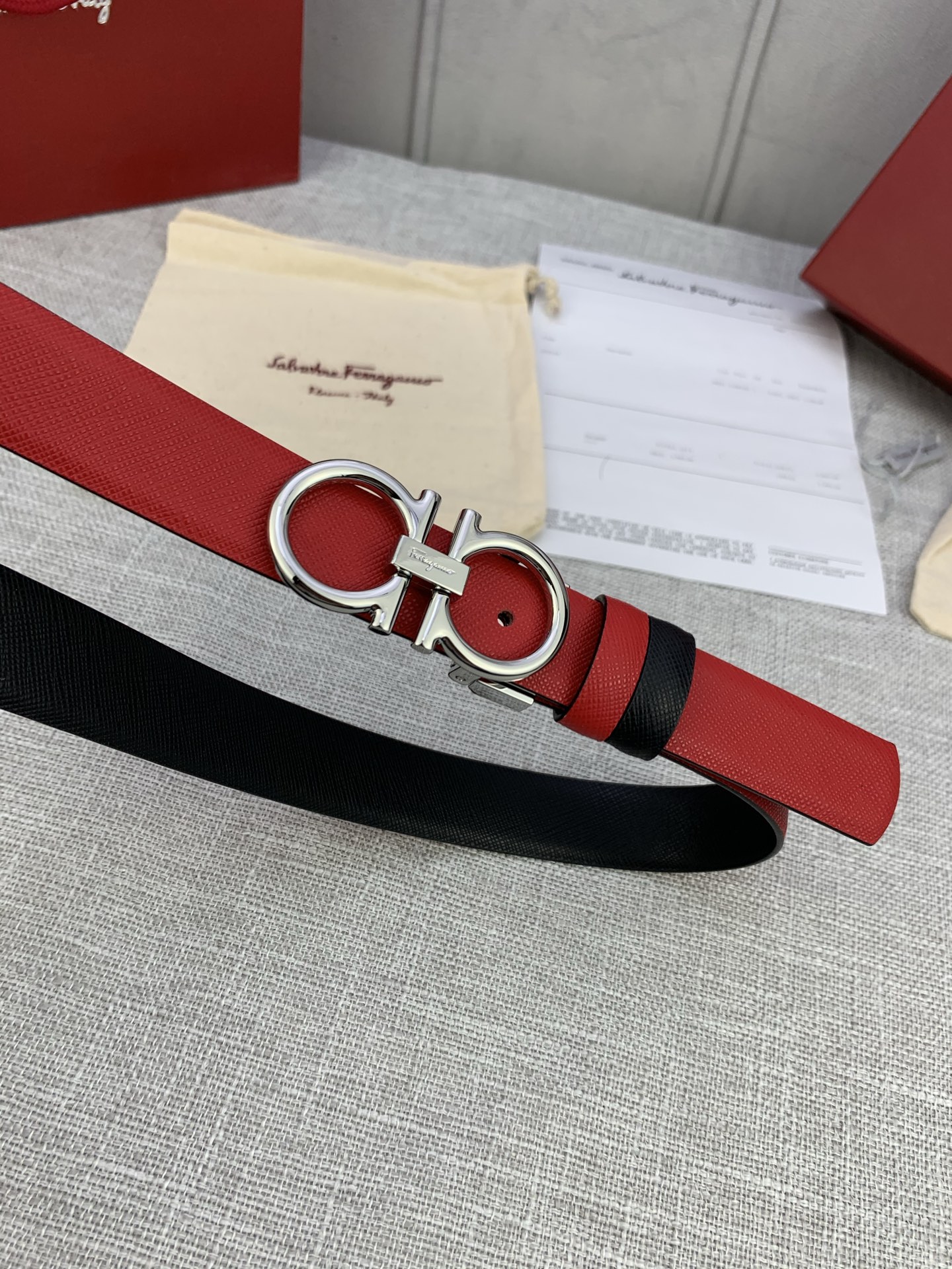 Real Grade Female Ferragamo Belt: Adjustable and Stylish with Gancini Logo - 图片 4