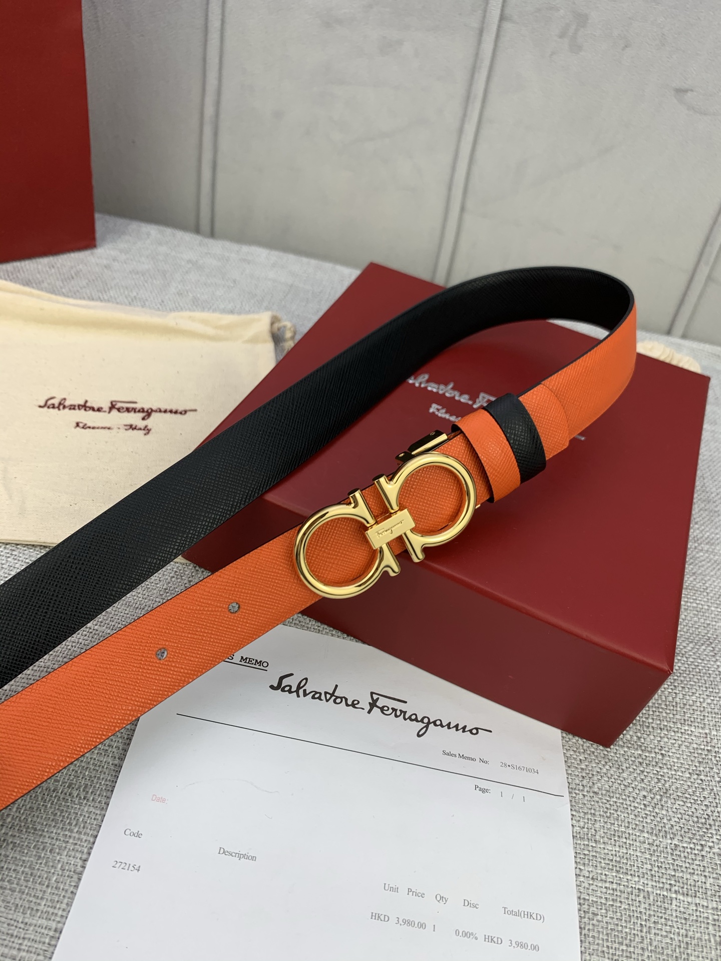 “Salvatore Ferragamo Women’s Leather Belt: Adjustable and Stylish Accessory” - 图片 8