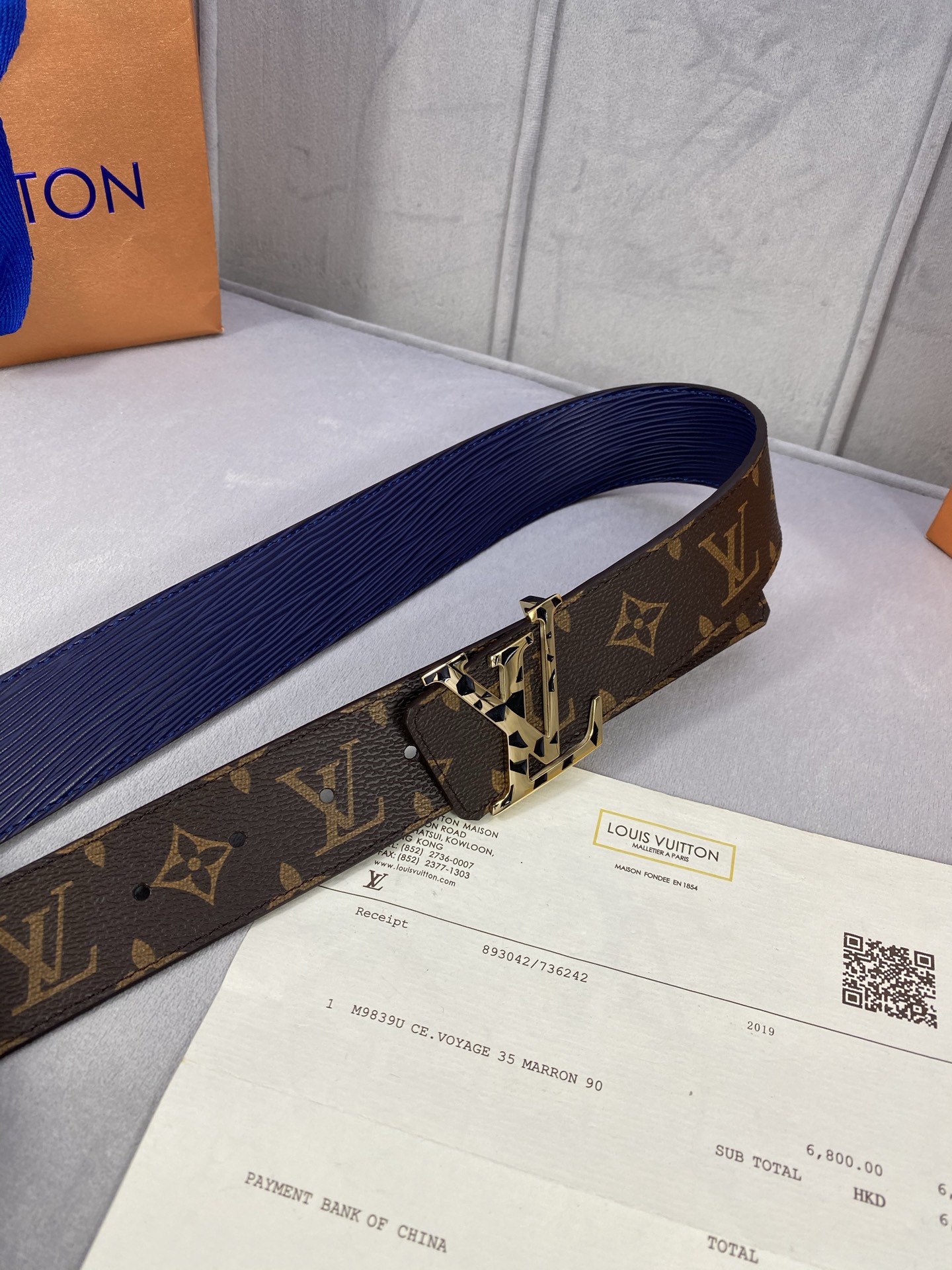  4.0宽 此款双面腰带以标志性的 LV Initiales 搭扣搭配全新 Monogram EcliP