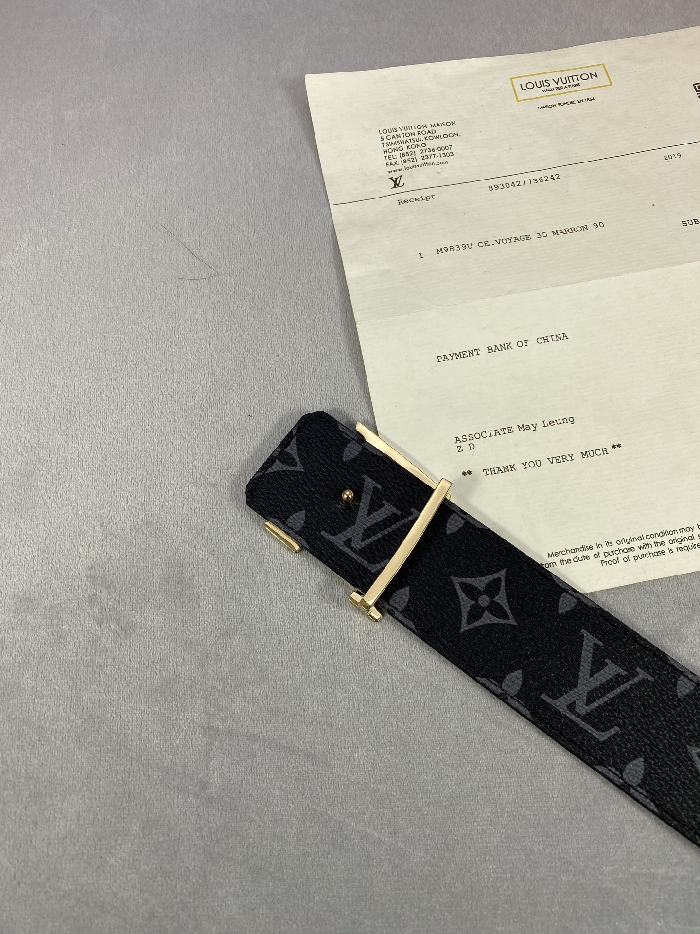  4.0宽 此款双面腰带以标志性的 LV Initiales 搭扣搭配全新 Monogram EcliP