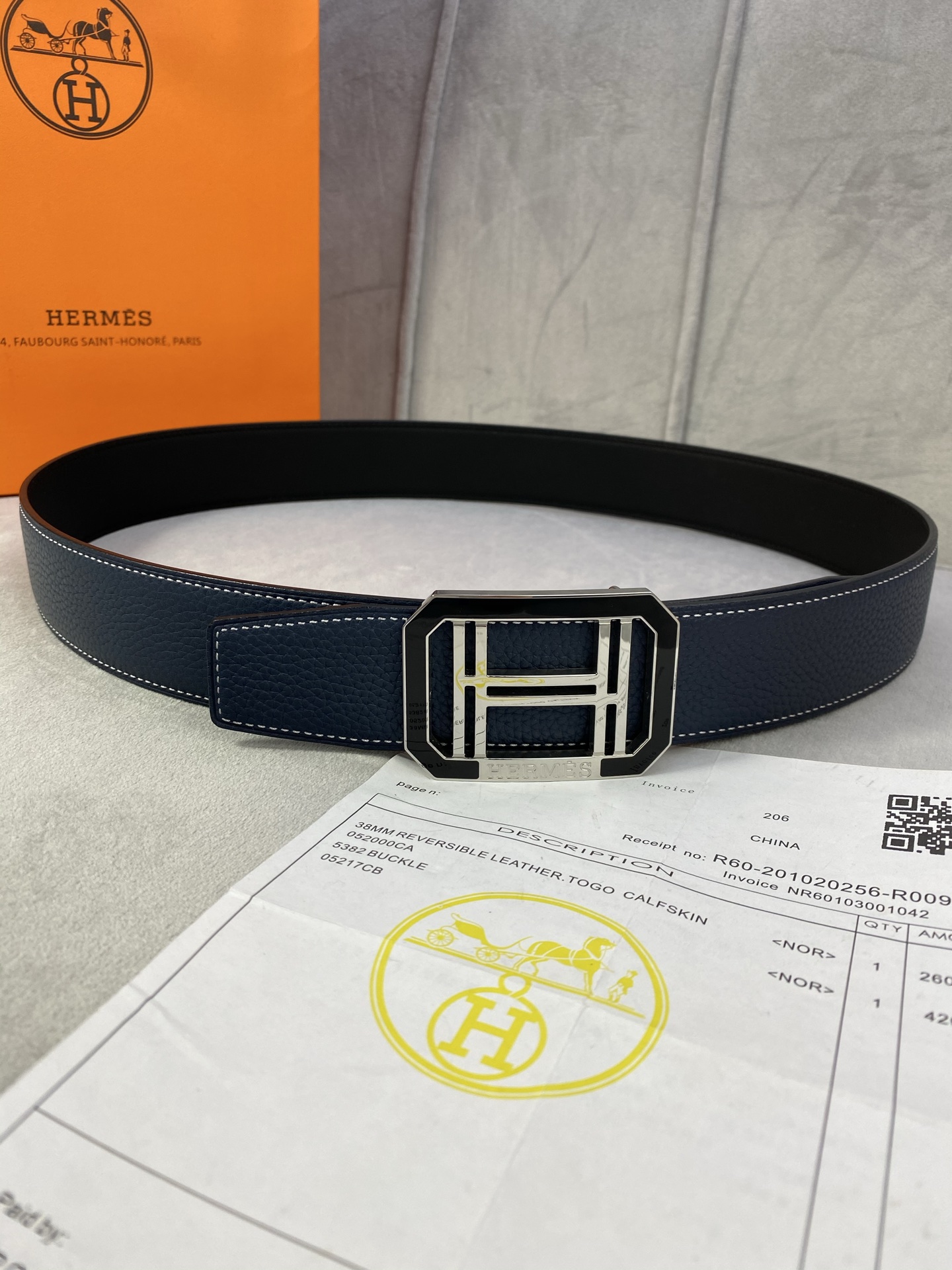  Hermes爱马仕  男士单面皮腰带3.8mm采用专柜最荔枝皮质，搭配双H珐琅磨胶 银色扣