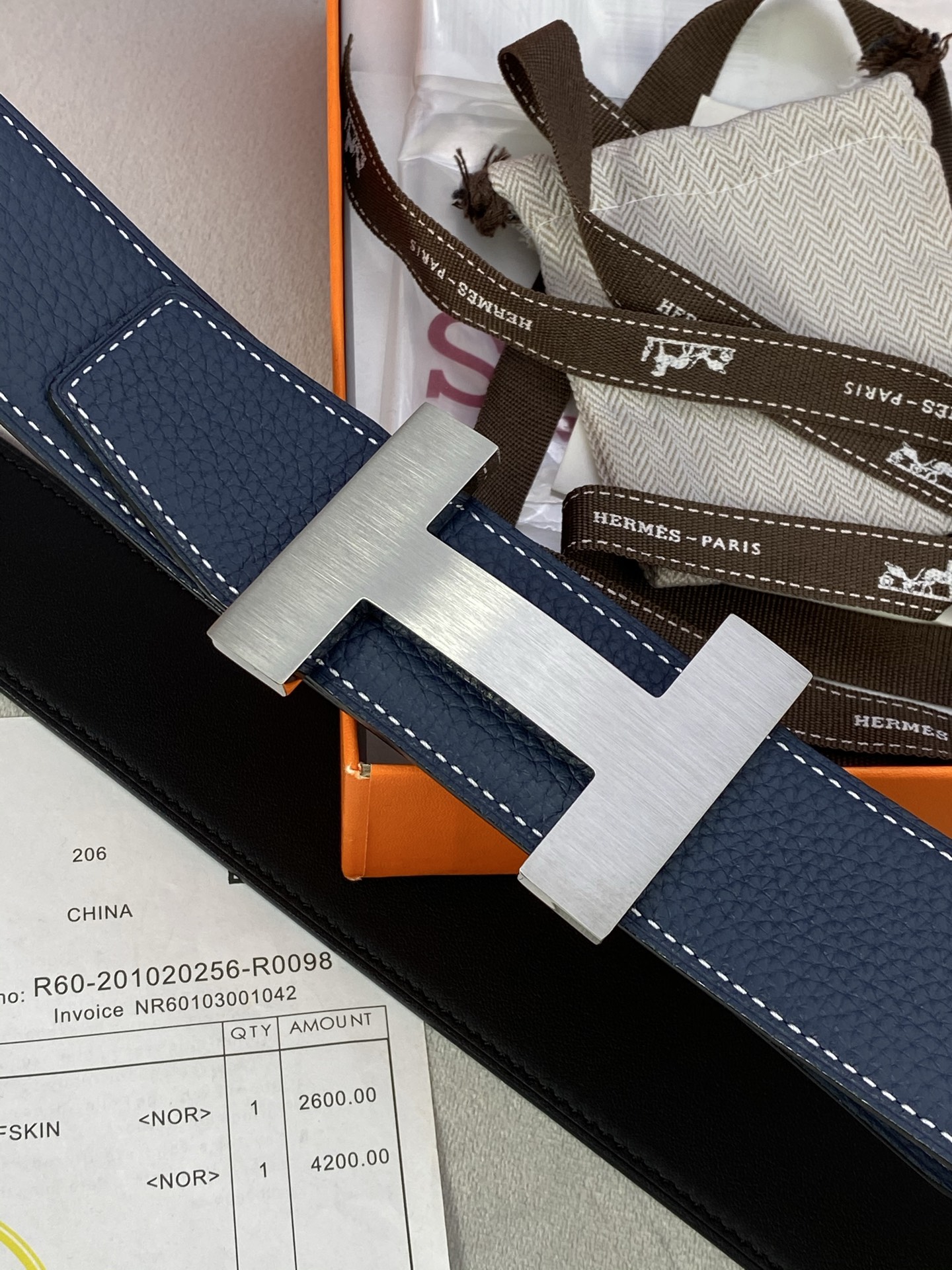  专柜同步 Hermes 爱马仕，专柜同款，3.8cm宽，带身采用进口头层Togo牛皮，boxer牛皮衬