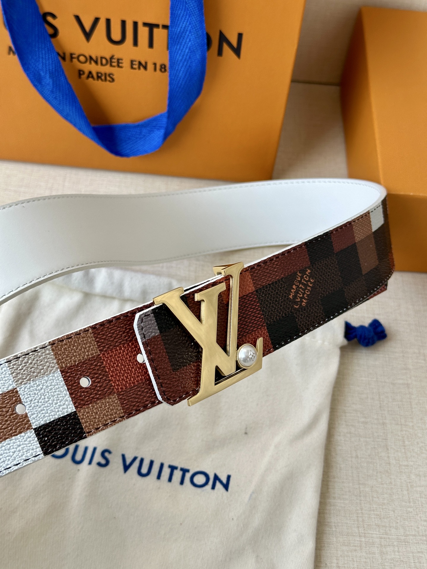 LV Style Leather Men's Belts Lookbook Reference image 2