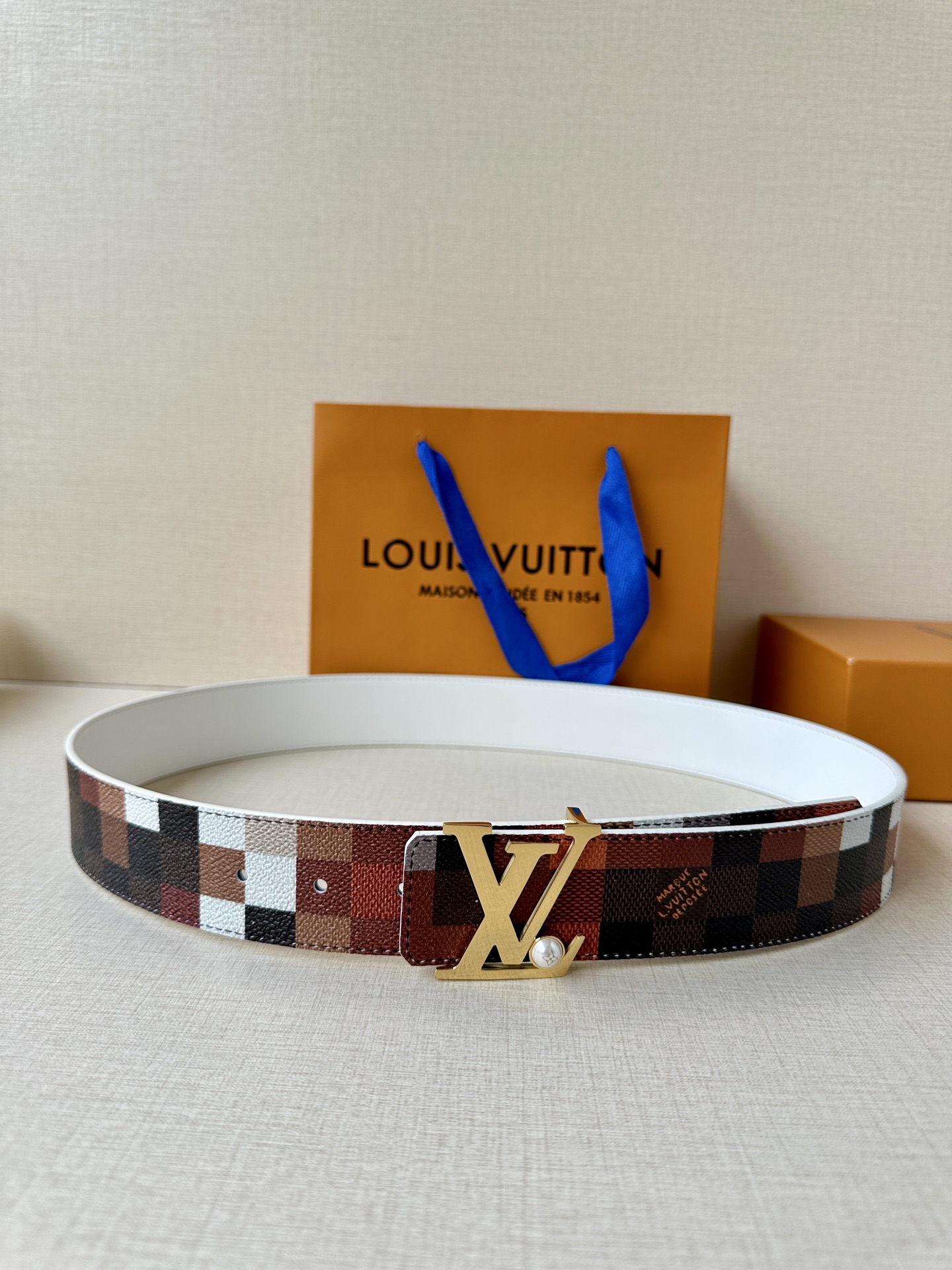 LV Style Leather Men's Belts Lookbook Reference image 1