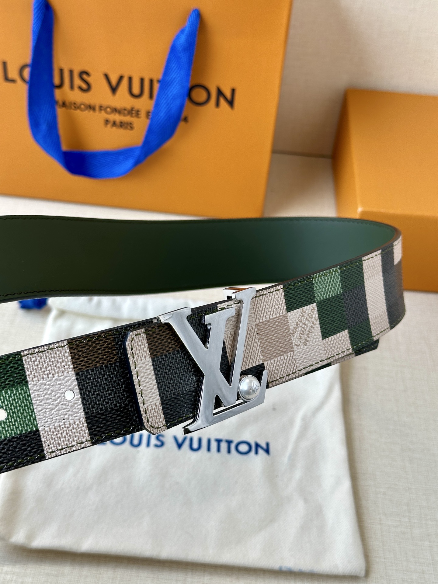 LV Style Leather Men's Belts Lookbook Reference image 2