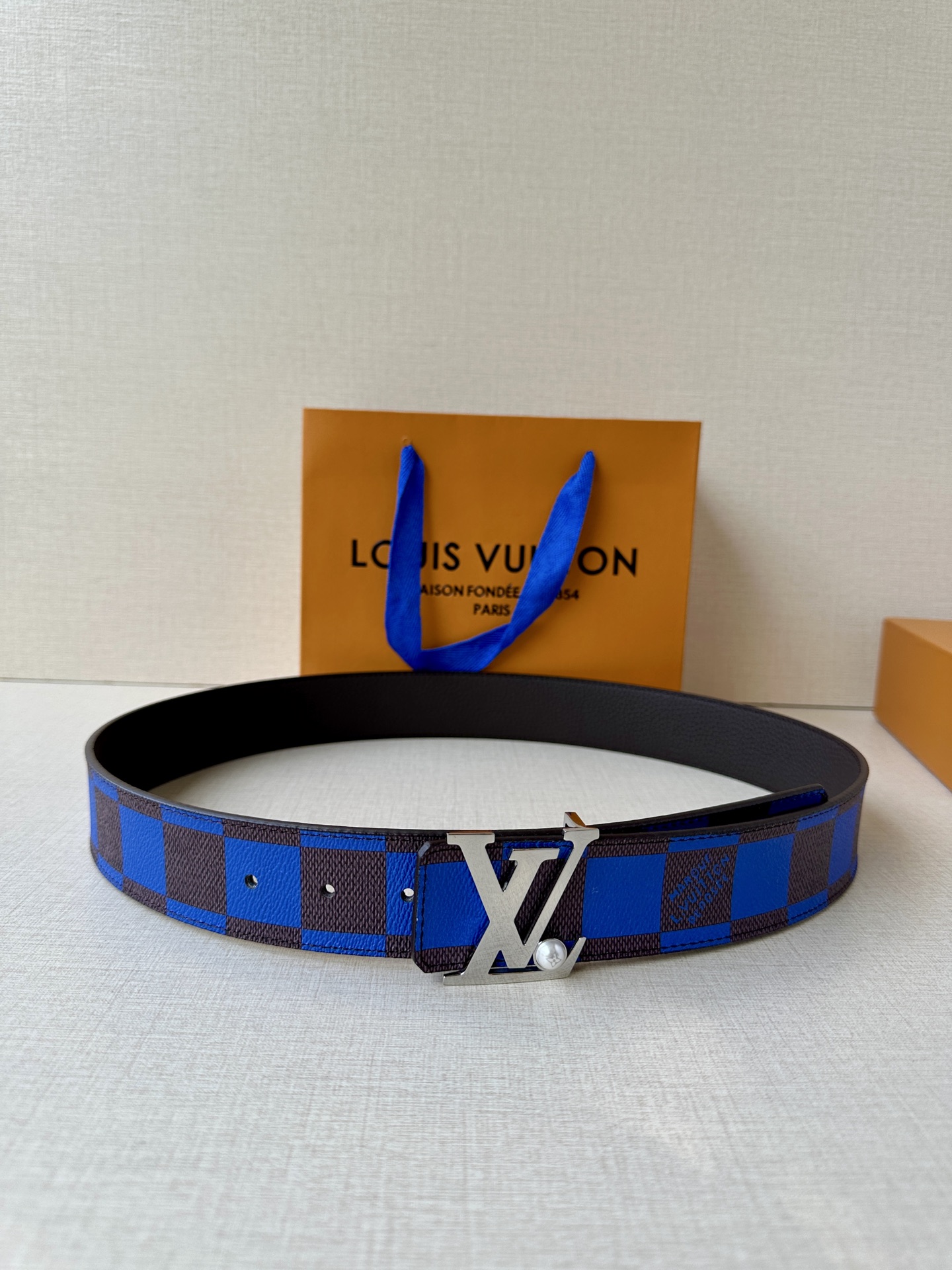 LV Style Leather Men's Belts Lookbook Reference image 1