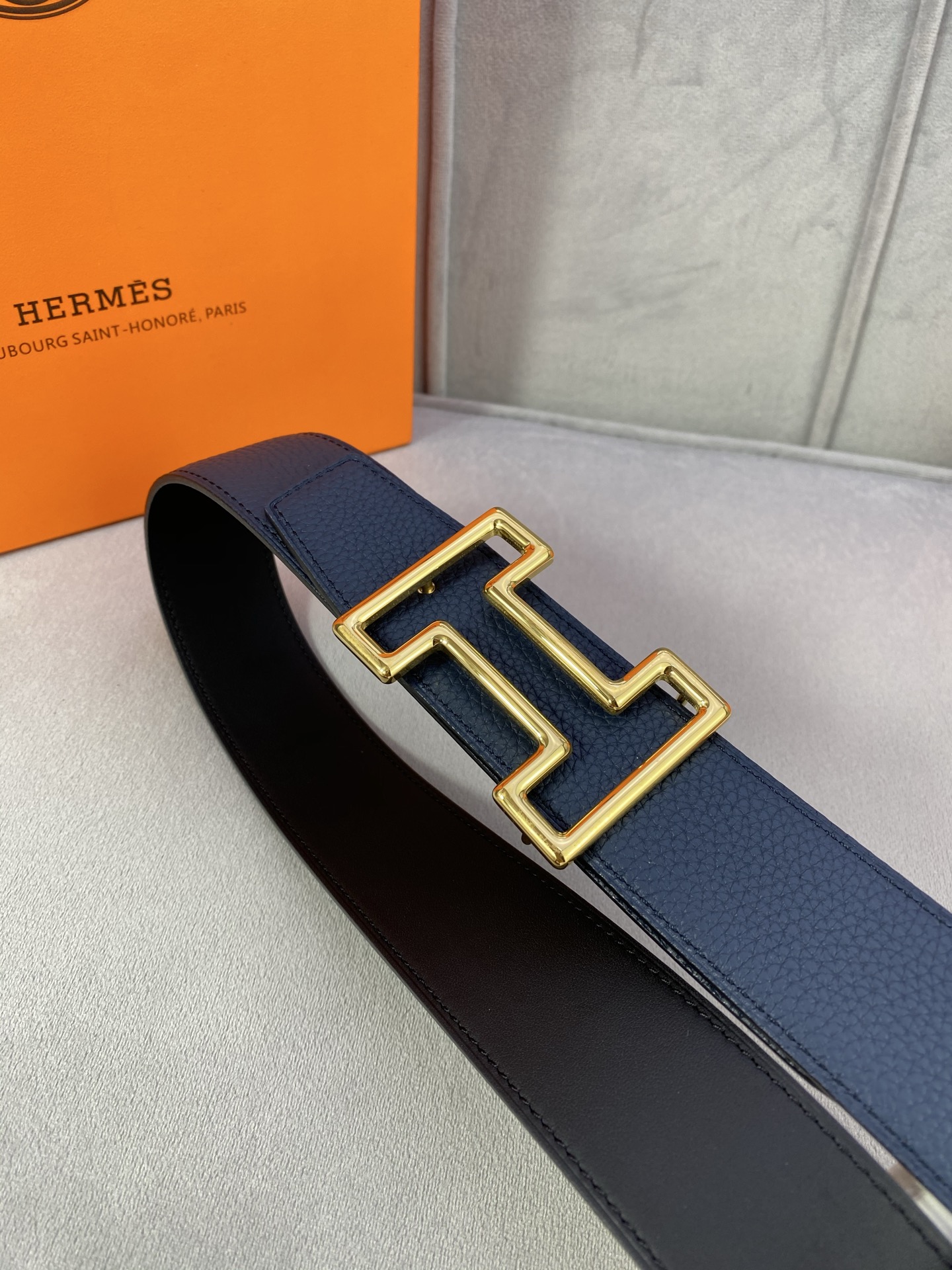  3.8宽 Hermès (爱马仕) 专柜同款  精品不锈钢圆形钢扣 双面用腰带  双面头层原版皮 原版
