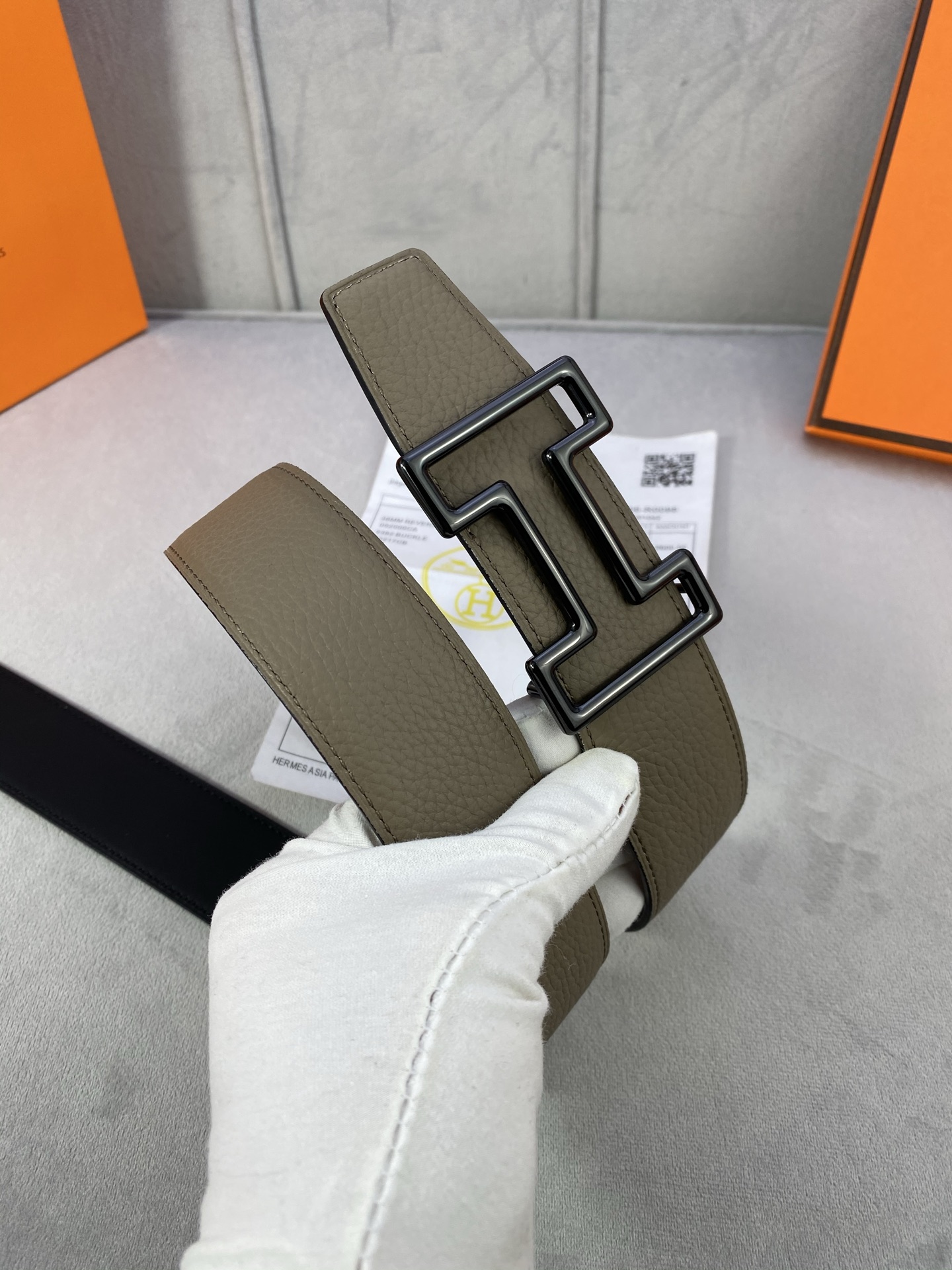  3.8宽 Hermès (爱马仕) 专柜同款  精品不锈钢圆形钢扣 双面用腰带  双面头层原版皮 原版