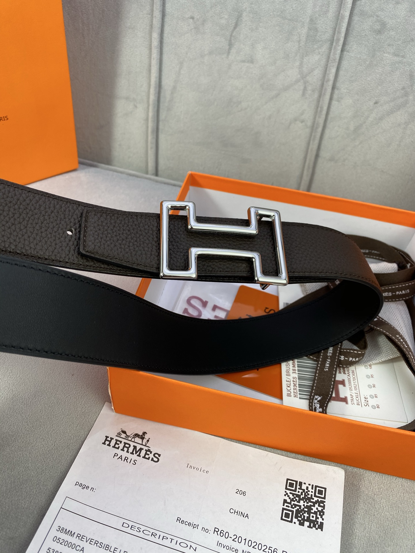  3.8宽 Hermès (爱马仕) 专柜同款  精品不锈钢圆形钢扣 双面用腰带  双面头层原版皮 原版