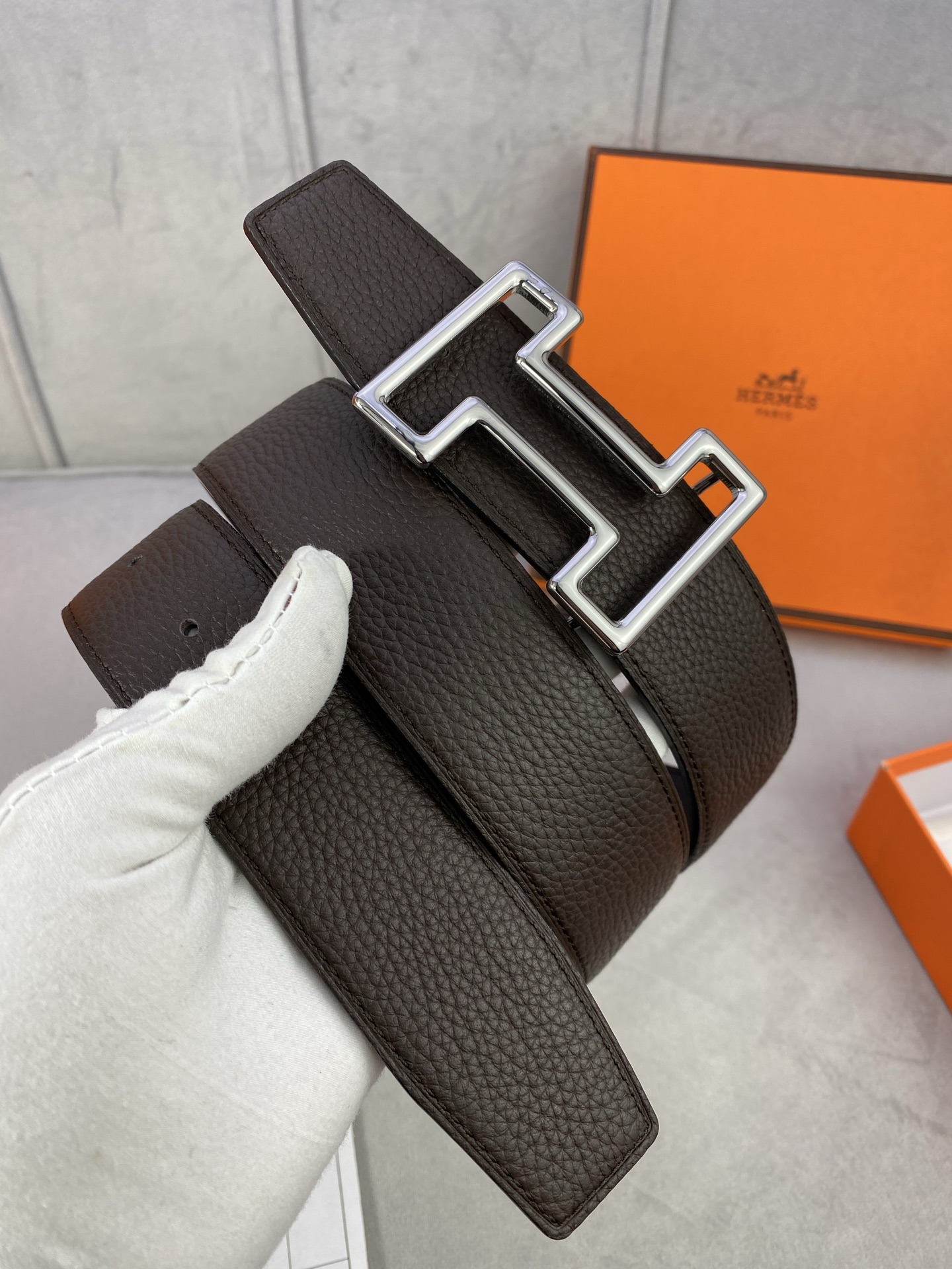  3.8宽 Hermès (爱马仕) 专柜同款  精品不锈钢圆形钢扣 双面用腰带  双面头层原版皮 原版