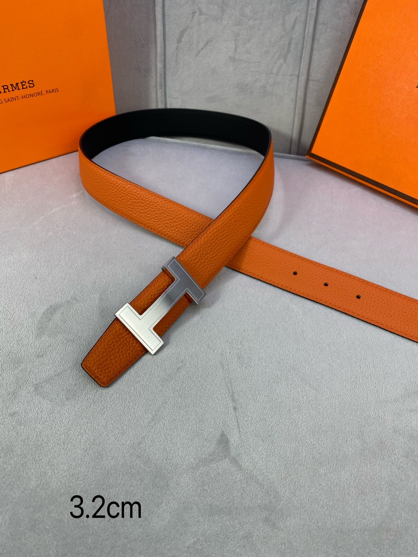  专柜同步 Hermes 爱马仕，专柜同款，3.2cm宽，带身采用进口头层Togo牛皮，boxer牛皮衬