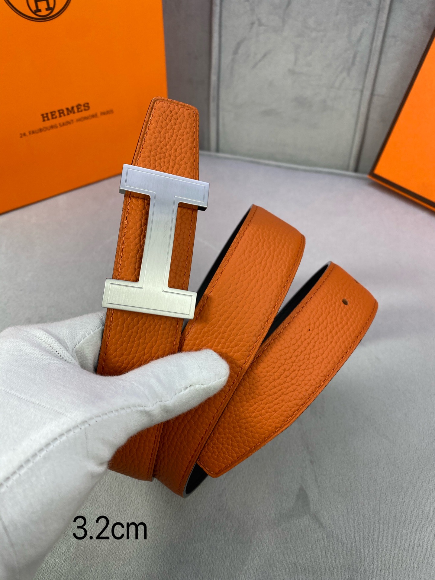  专柜同步 Hermes 爱马仕，专柜同款，3.2cm宽，带身采用进口头层Togo牛皮，boxer牛皮衬