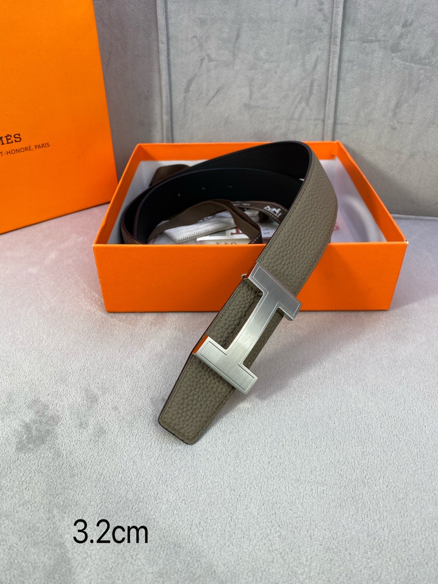  专柜同步 Hermes 爱马仕，专柜同款，3.2cm宽，带身采用进口头层Togo牛皮，boxer牛皮衬