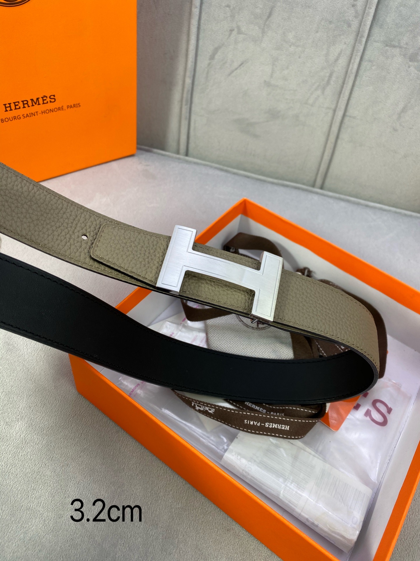  专柜同步 Hermes 爱马仕，专柜同款，3.2cm宽，带身采用进口头层Togo牛皮，boxer牛皮衬
