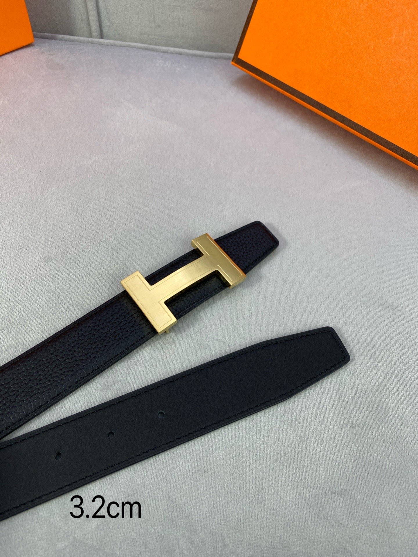  专柜同步 Hermes 爱马仕，专柜同款，3.2cm宽，带身采用进口头层Togo牛皮，boxer牛皮衬