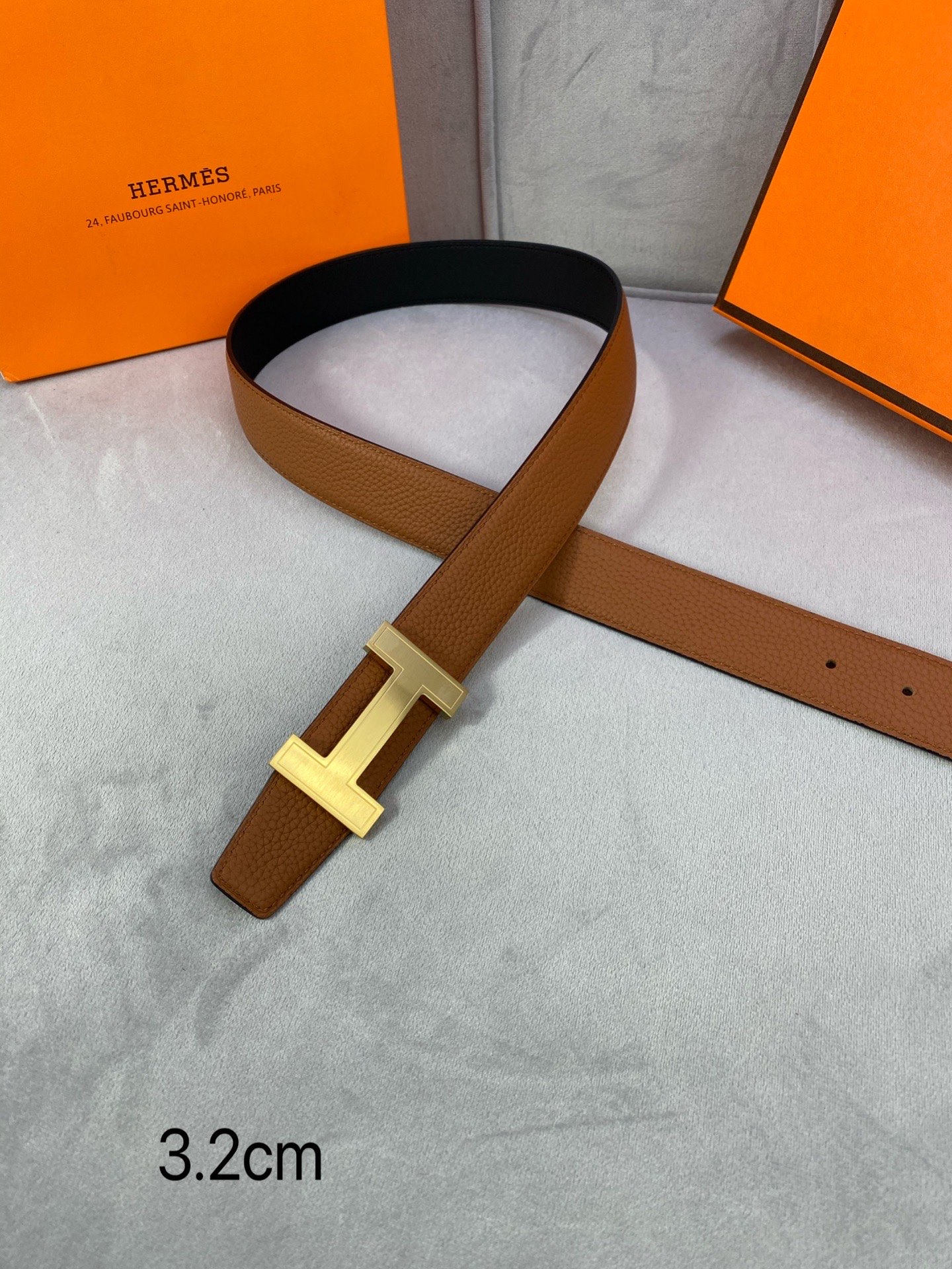  专柜同步 Hermes 爱马仕，专柜同款，3.2cm宽，带身采用进口头层Togo牛皮，boxer牛皮衬