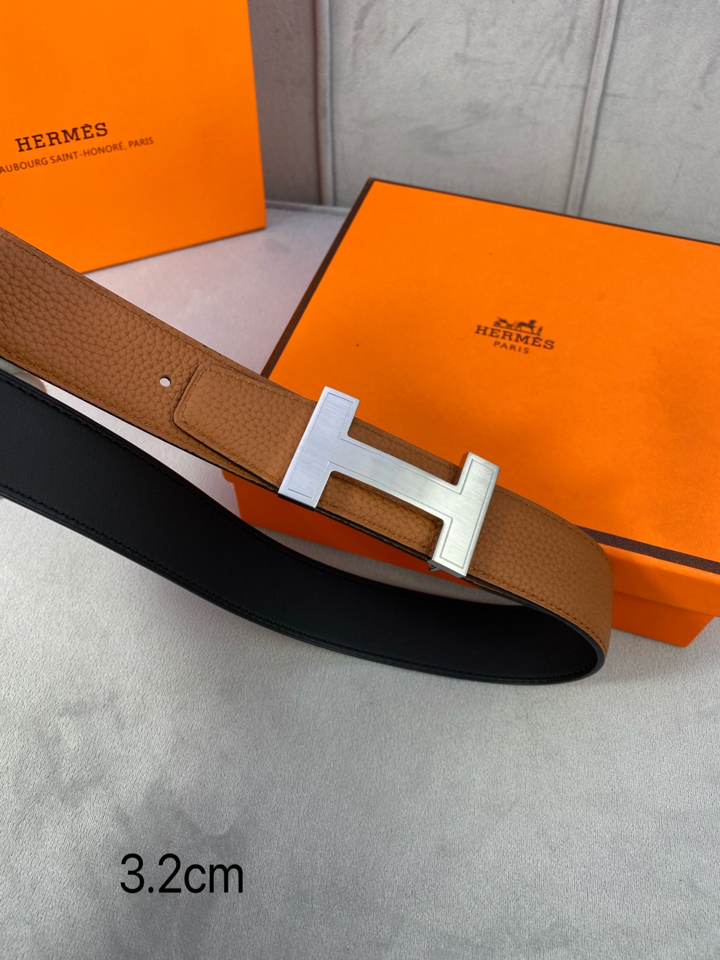  专柜同步 Hermes 爱马仕，专柜同款，3.2cm宽，带身采用进口头层Togo牛皮，boxer牛皮衬