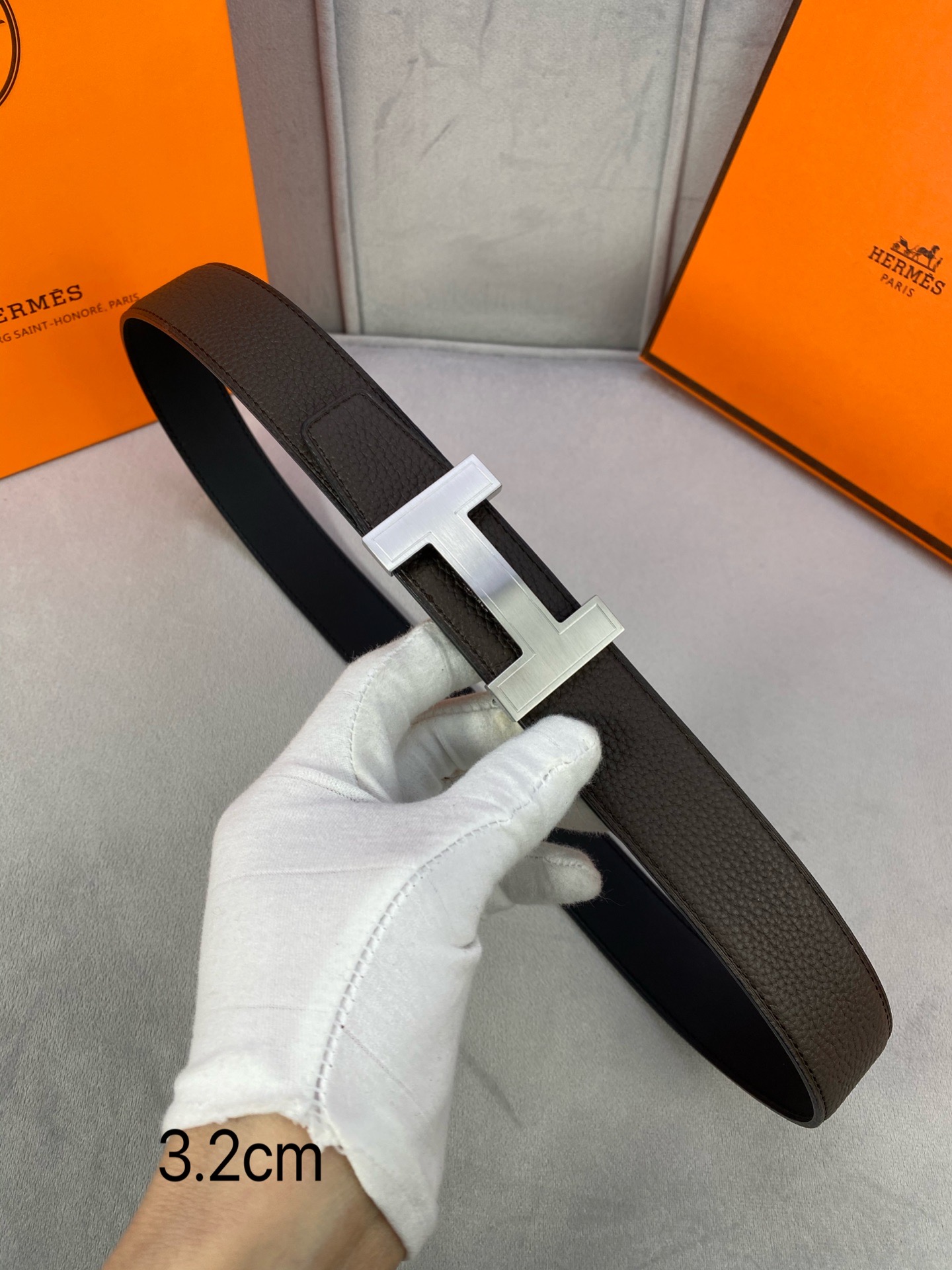  专柜同步 Hermes 爱马仕，专柜同款，3.2cm宽，带身采用进口头层Togo牛皮，boxer牛皮衬