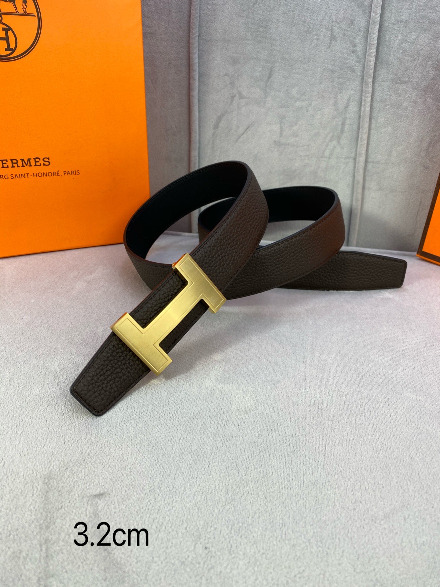  专柜同步 Hermes 爱马仕，专柜同款，3.2cm宽，带身采用进口头层Togo牛皮，boxer牛皮衬