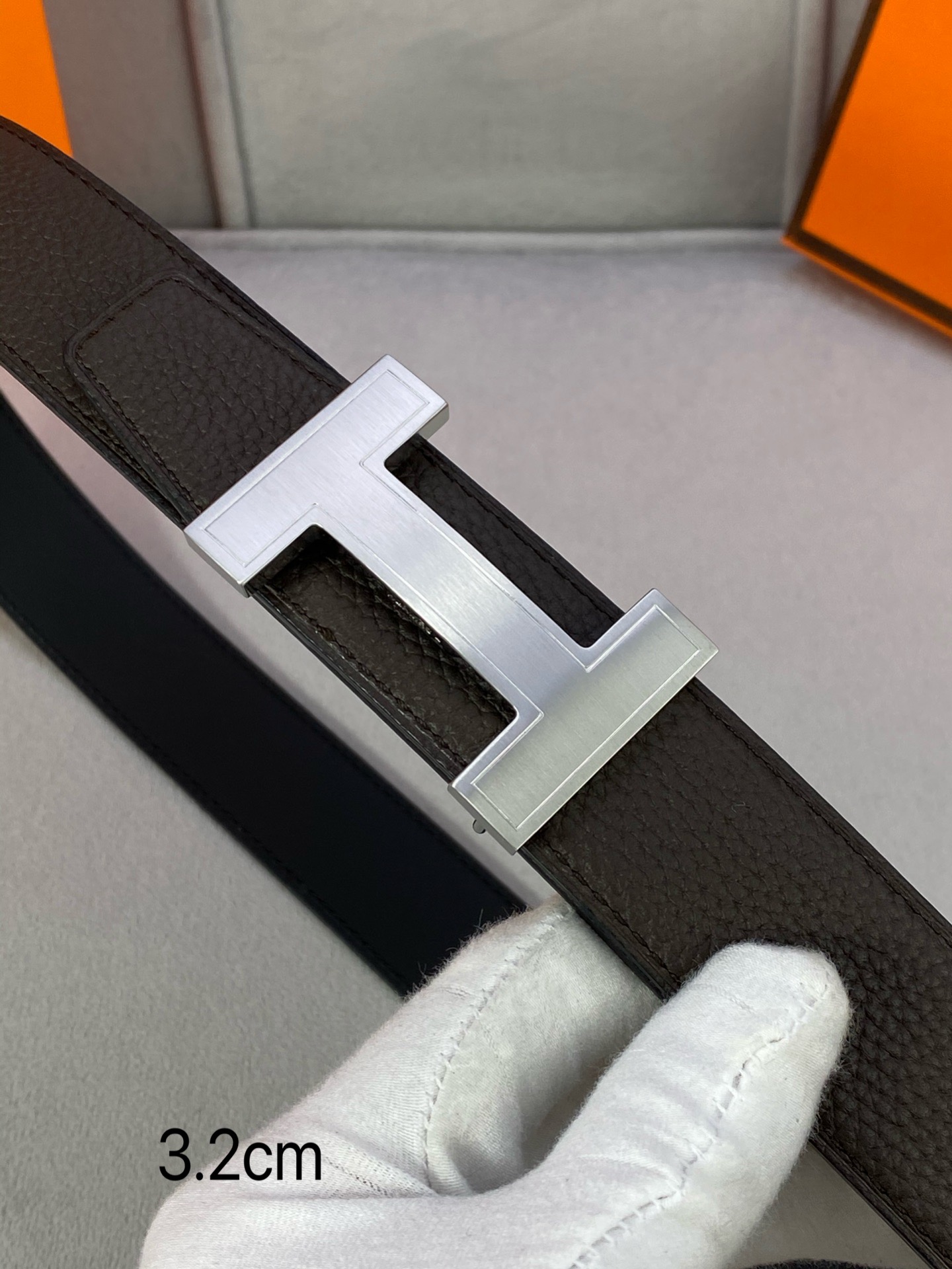  专柜同步 Hermes 爱马仕，专柜同款，3.2cm宽，带身采用进口头层Togo牛皮，boxer牛皮衬