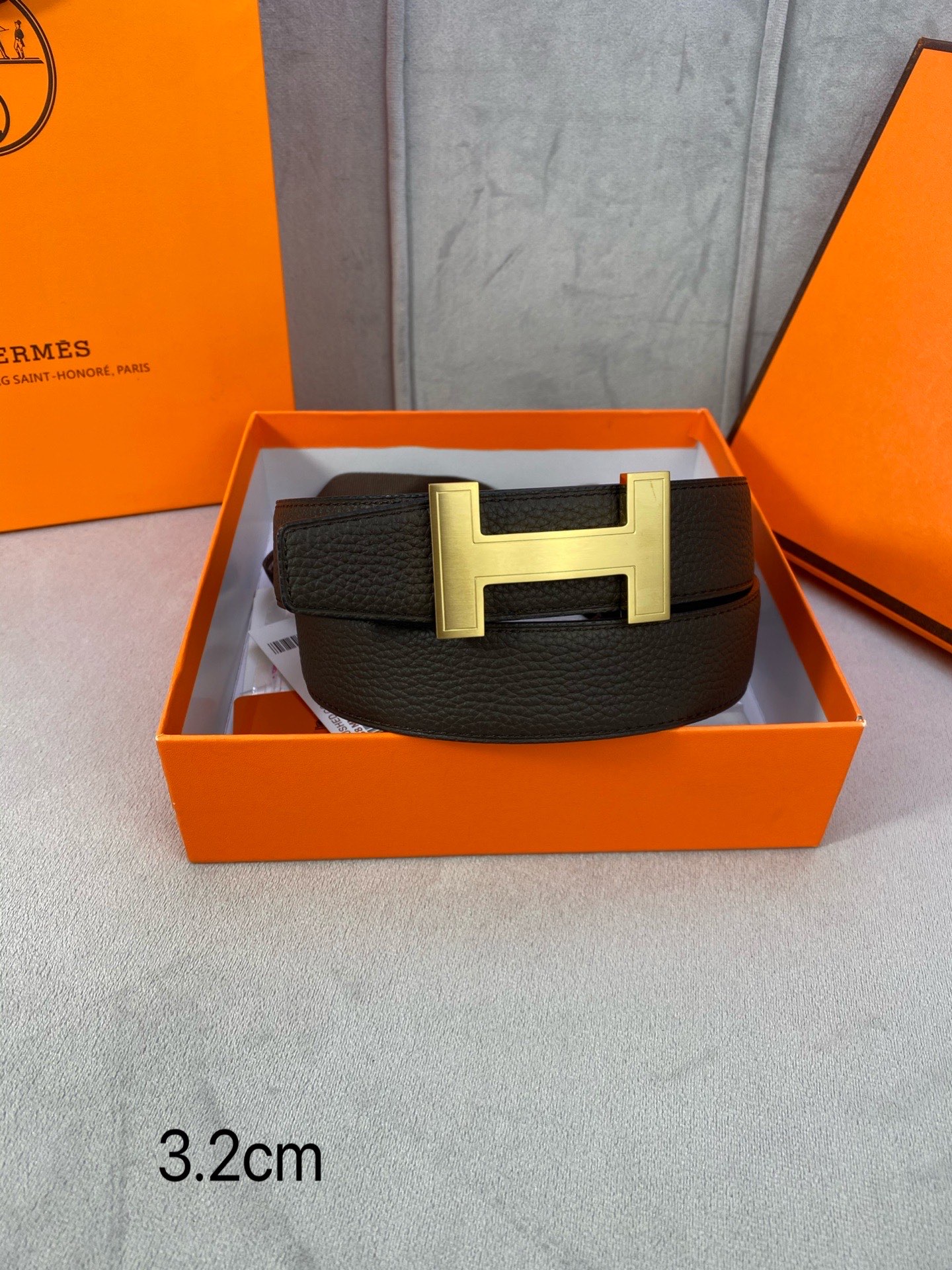  专柜同步 Hermes 爱马仕，专柜同款，3.2cm宽，带身采用进口头层Togo牛皮，boxer牛皮衬