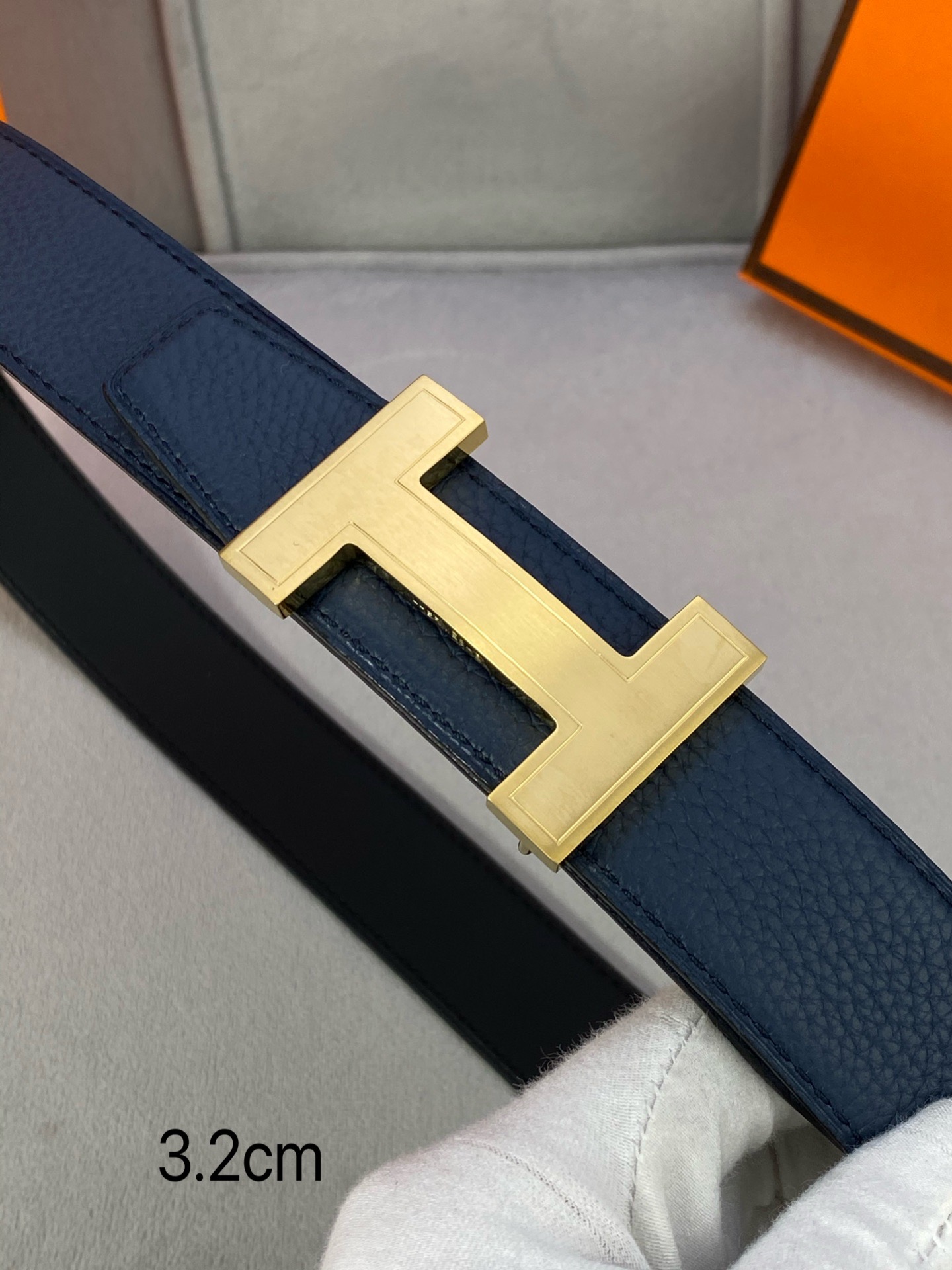  专柜同步 Hermes 爱马仕，专柜同款，3.2cm宽，带身采用进口头层Togo牛皮，boxer牛皮衬