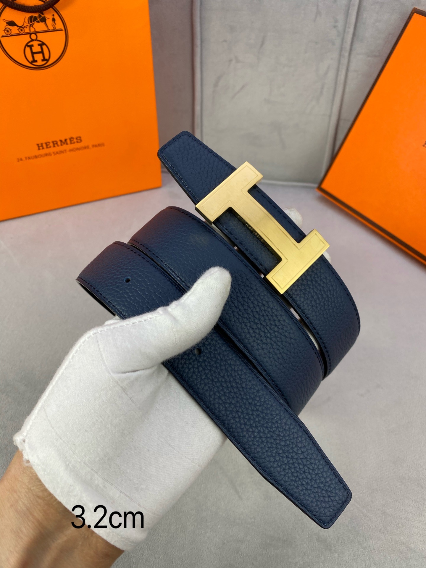  专柜同步 Hermes 爱马仕，专柜同款，3.2cm宽，带身采用进口头层Togo牛皮，boxer牛皮衬