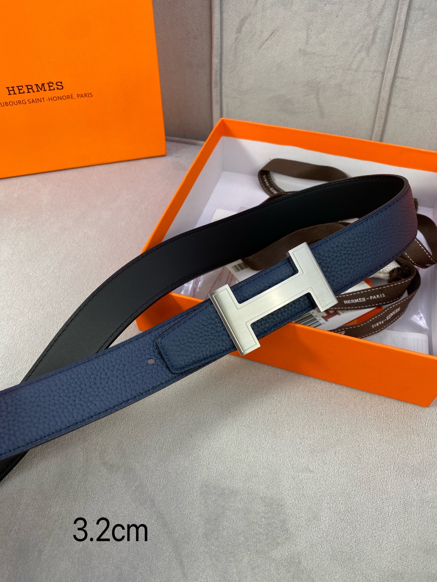  专柜同步 Hermes 爱马仕，专柜同款，3.2cm宽，带身采用进口头层Togo牛皮，boxer牛皮衬