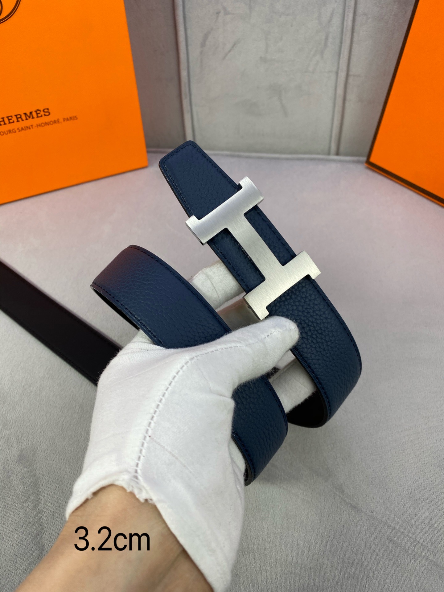  专柜同步 Hermes 爱马仕，专柜同款，3.2cm宽，带身采用进口头层Togo牛皮，boxer牛皮衬