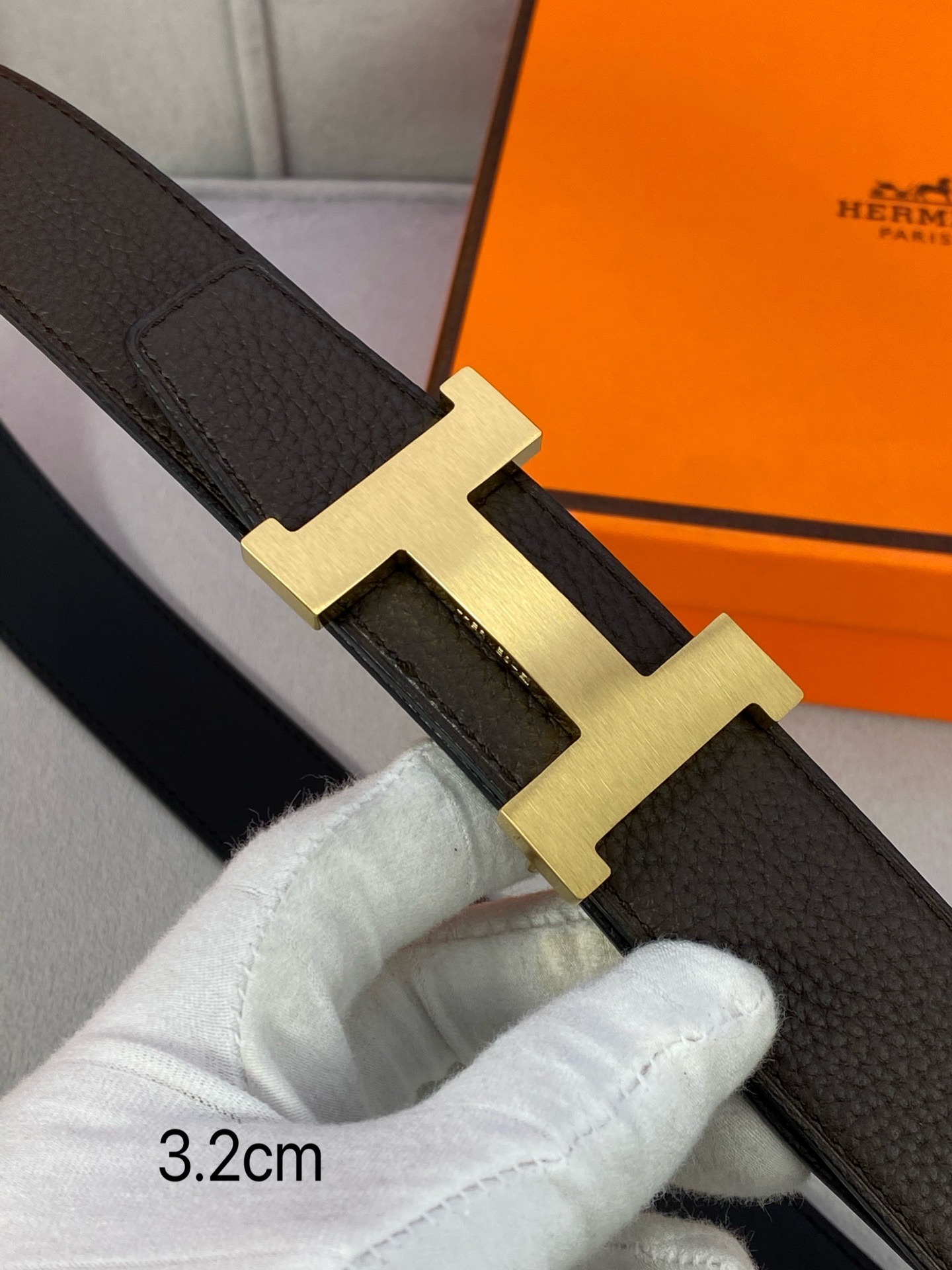  专柜同步 Hermes 爱马仕，专柜同款，3.2cm宽，带身采用进口头层Togo牛皮，boxer牛皮衬