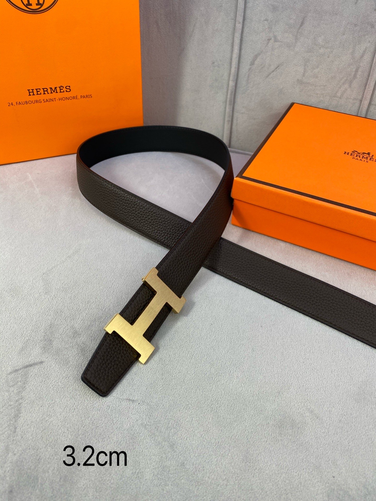  专柜同步 Hermes 爱马仕，专柜同款，3.2cm宽，带身采用进口头层Togo牛皮，boxer牛皮衬