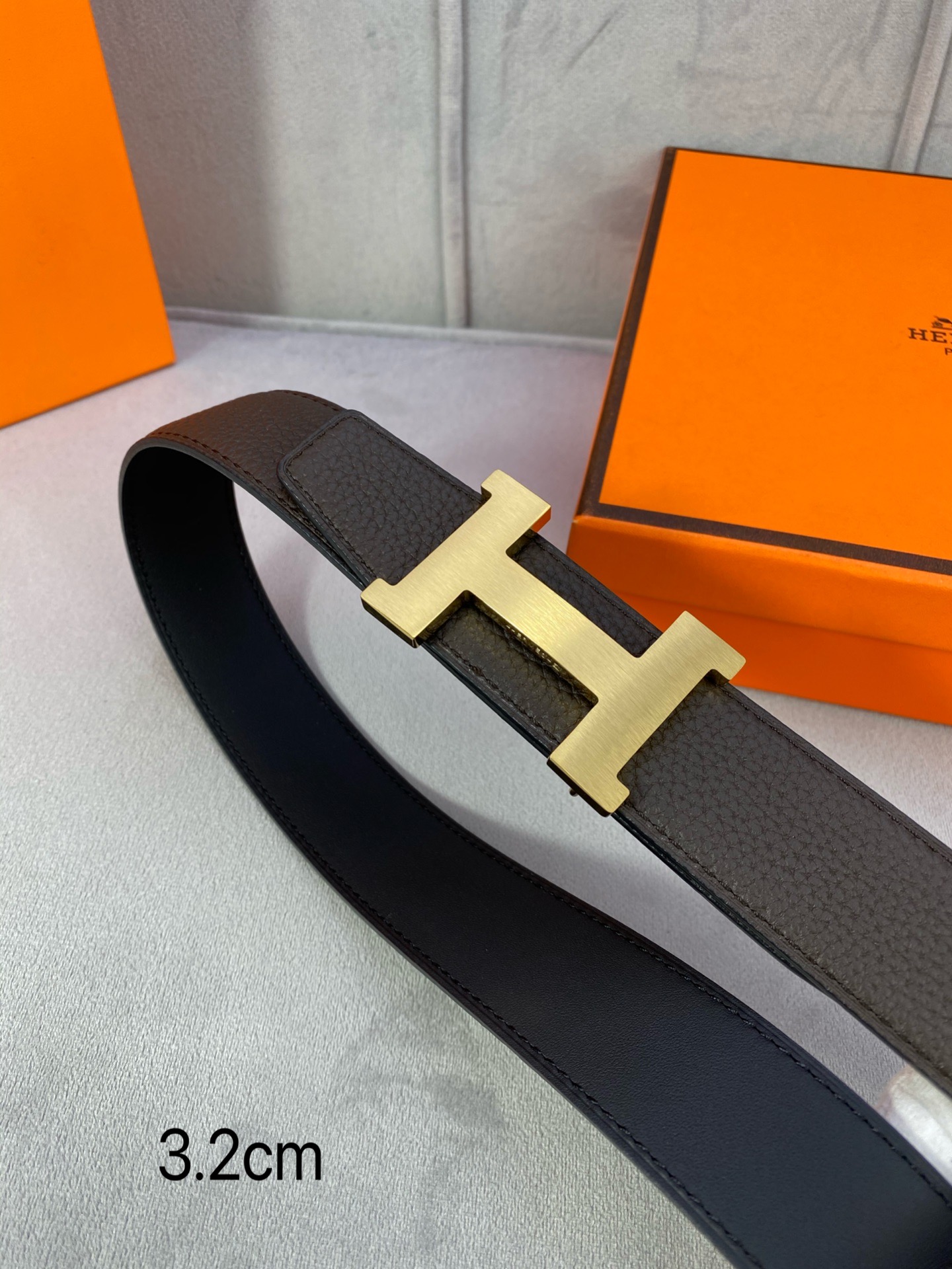  专柜同步 Hermes 爱马仕，专柜同款，3.2cm宽，带身采用进口头层Togo牛皮，boxer牛皮衬