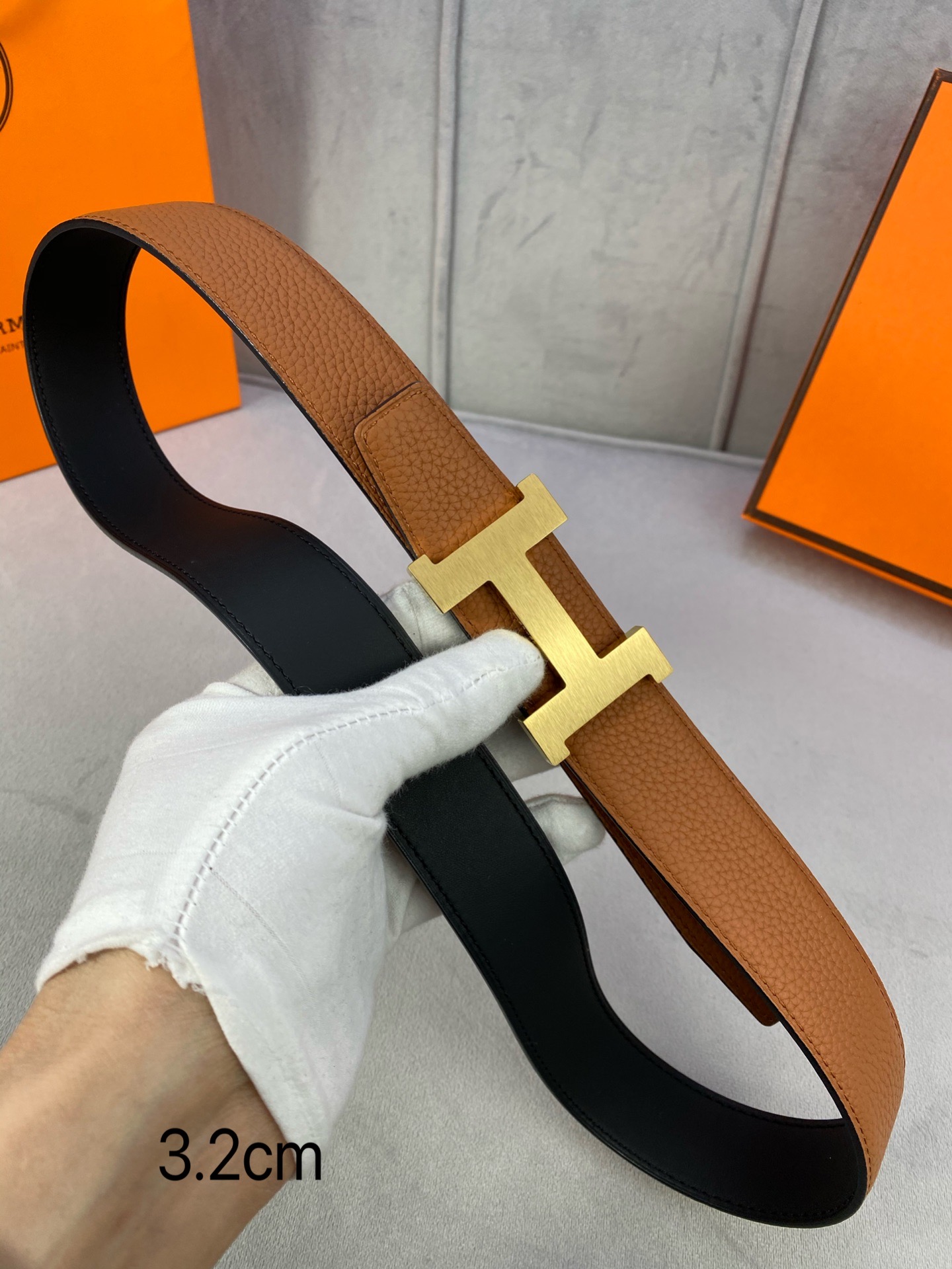  专柜同步 Hermes 爱马仕，专柜同款，3.2cm宽，带身采用进口头层Togo牛皮，boxer牛皮衬
