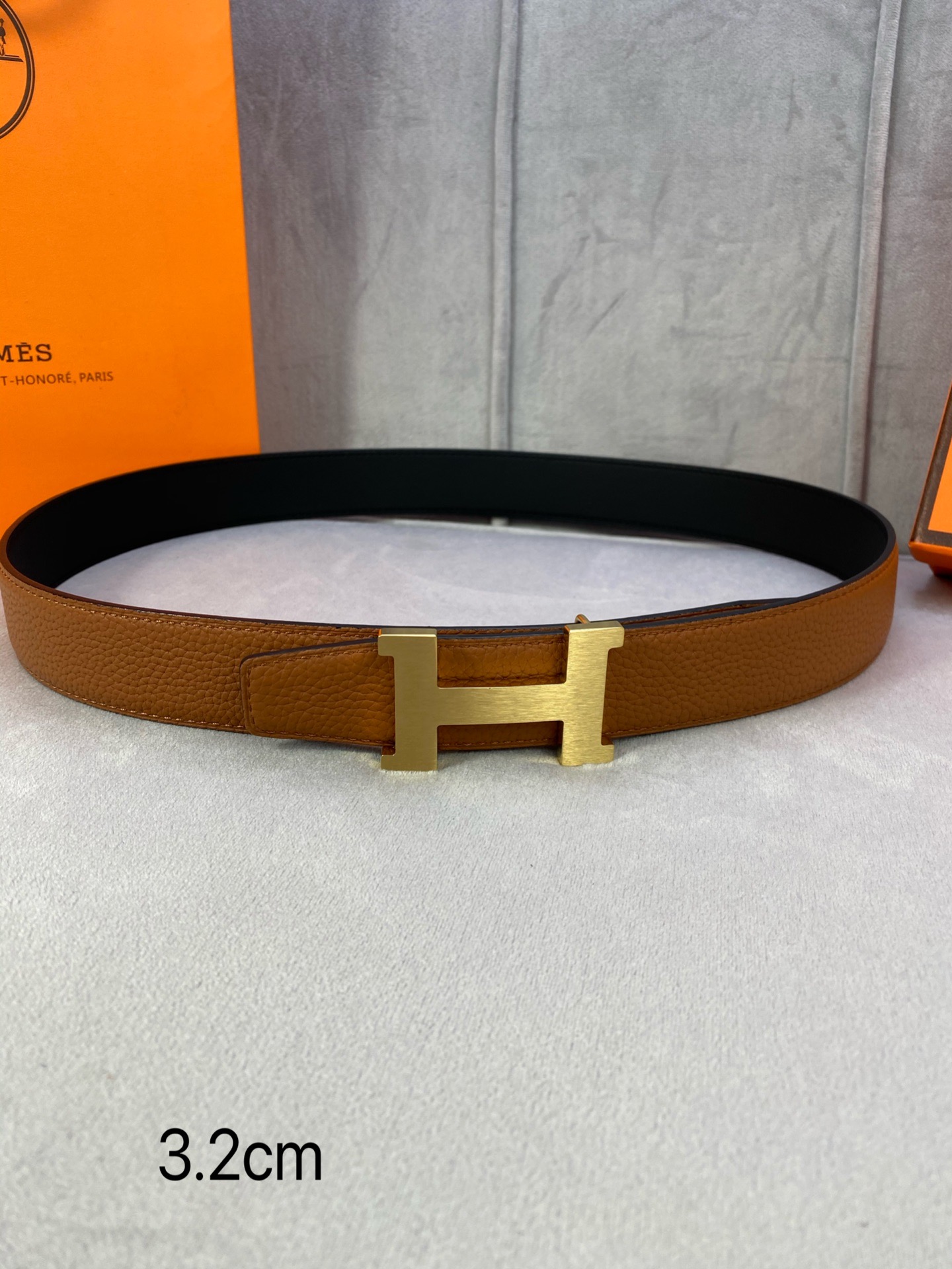  专柜同步 Hermes 爱马仕，专柜同款，3.2cm宽，带身采用进口头层Togo牛皮，boxer牛皮衬
