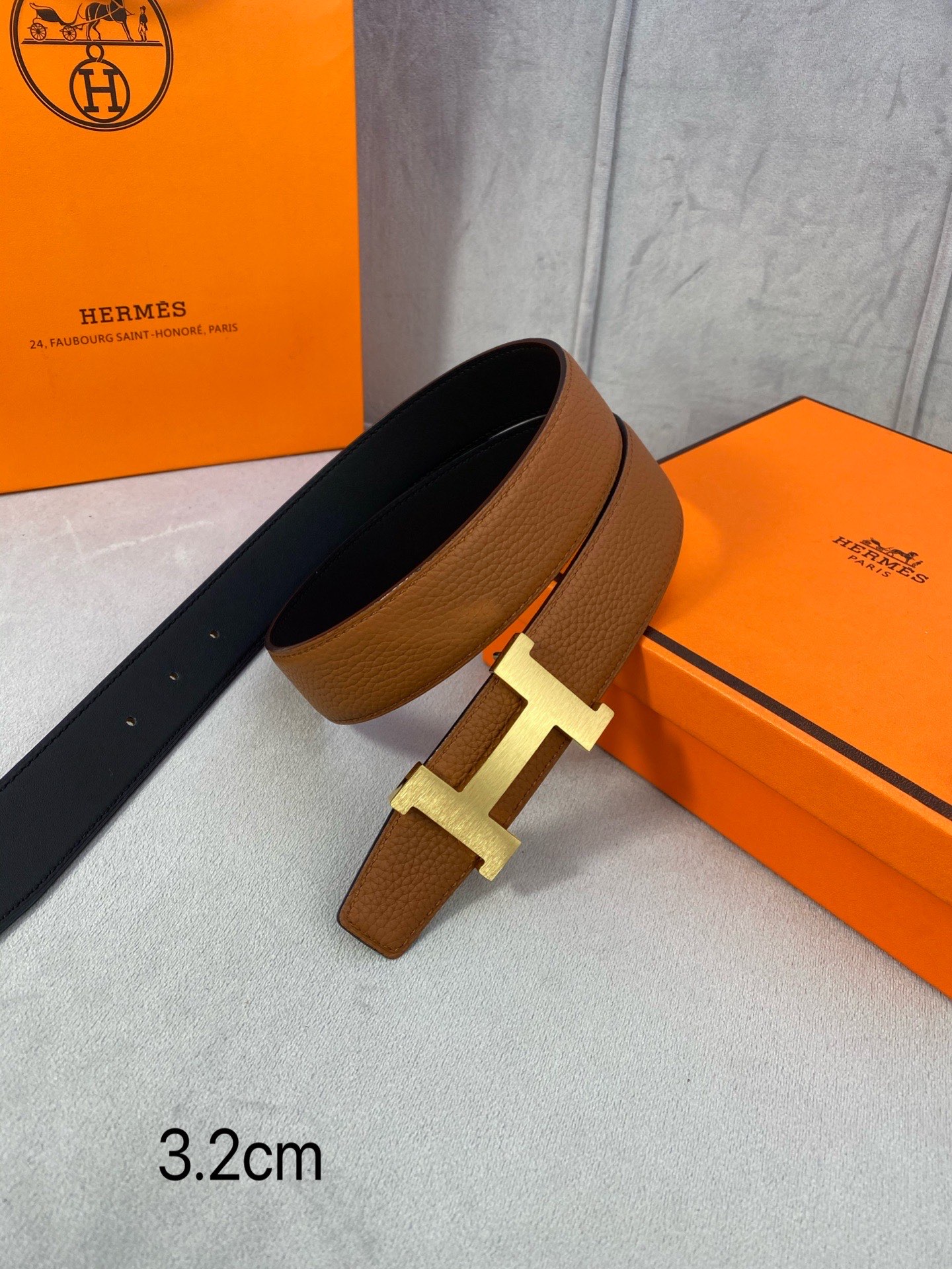  专柜同步 Hermes 爱马仕，专柜同款，3.2cm宽，带身采用进口头层Togo牛皮，boxer牛皮衬