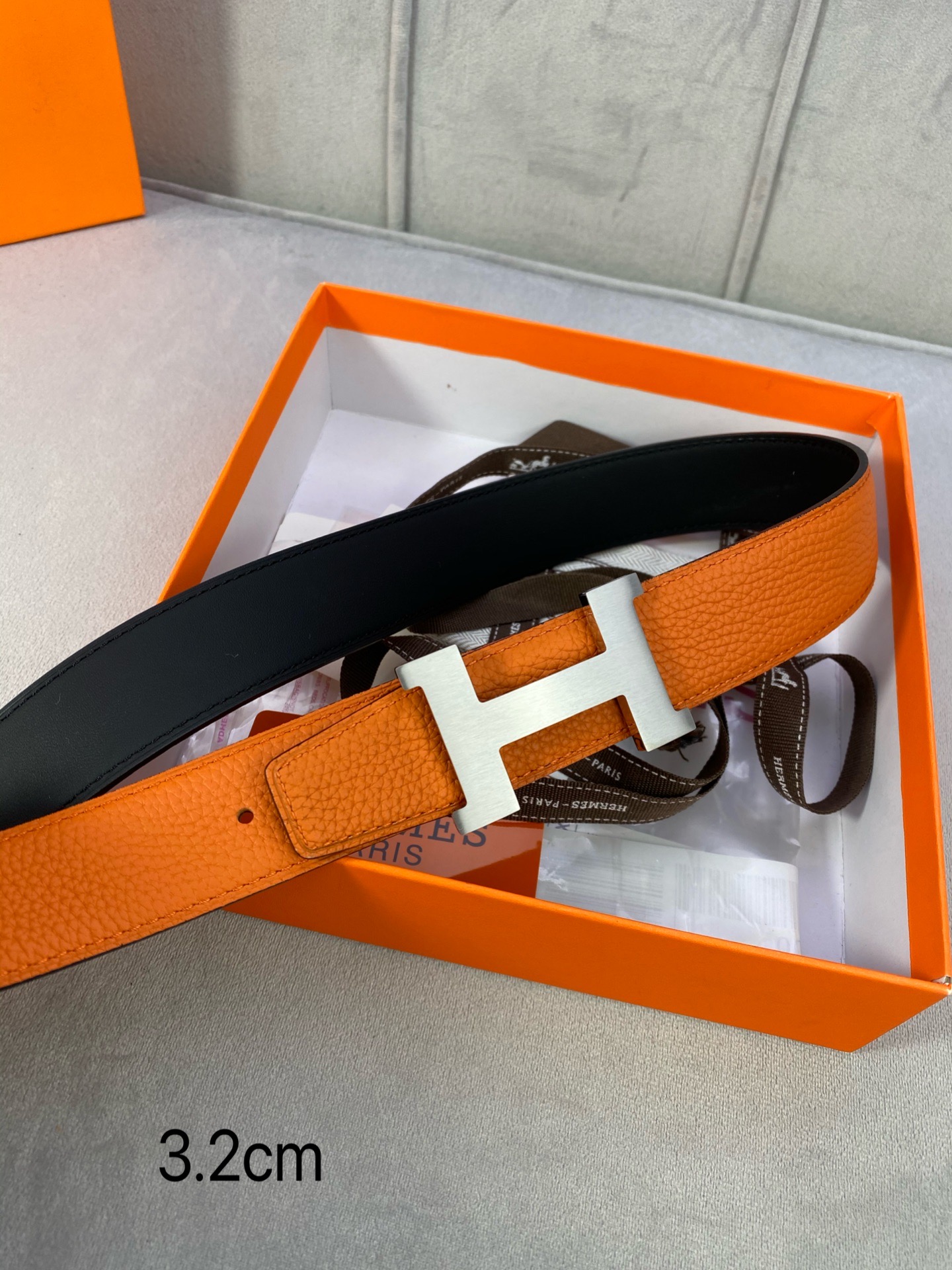 专柜同步 Hermes 爱马仕，专柜同款，3.2cm宽，带身采用进口头层Togo牛皮，boxer牛皮衬