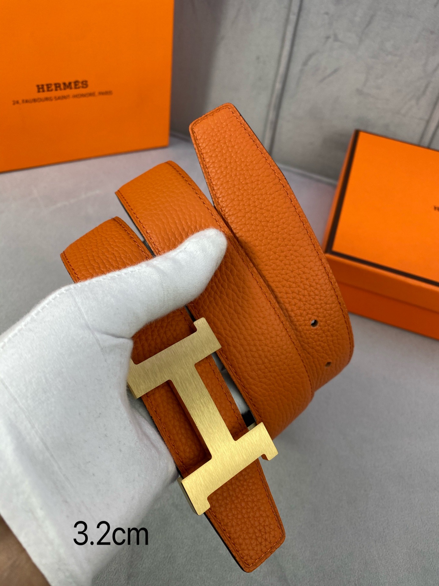  专柜同步 Hermes 爱马仕，专柜同款，3.2cm宽，带身采用进口头层Togo牛皮，boxer牛皮衬