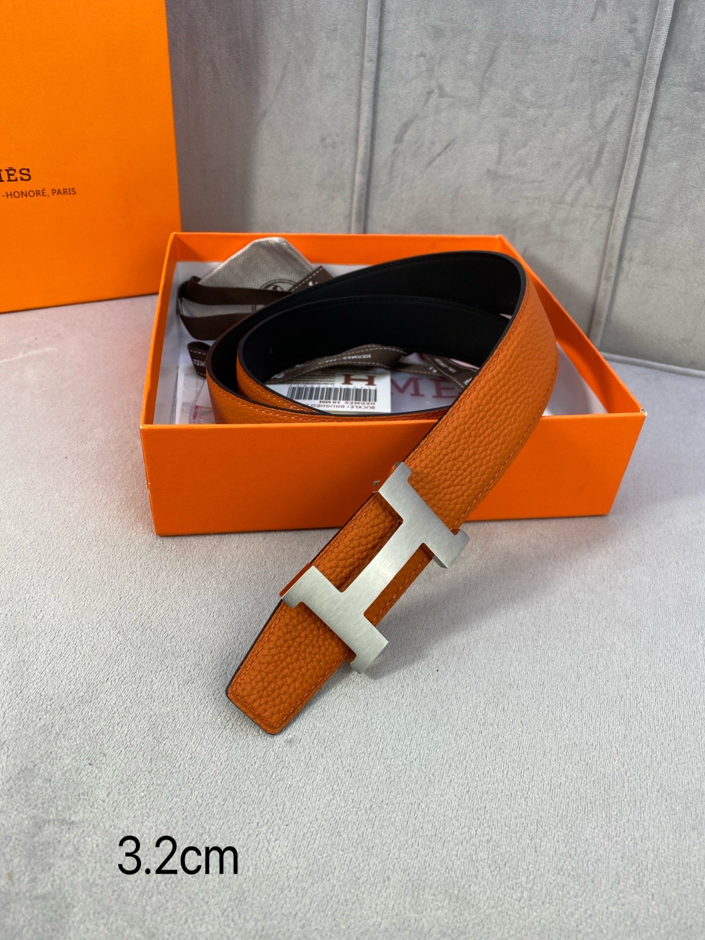  专柜同步 Hermes 爱马仕，专柜同款，3.2cm宽，带身采用进口头层Togo牛皮，boxer牛皮衬
